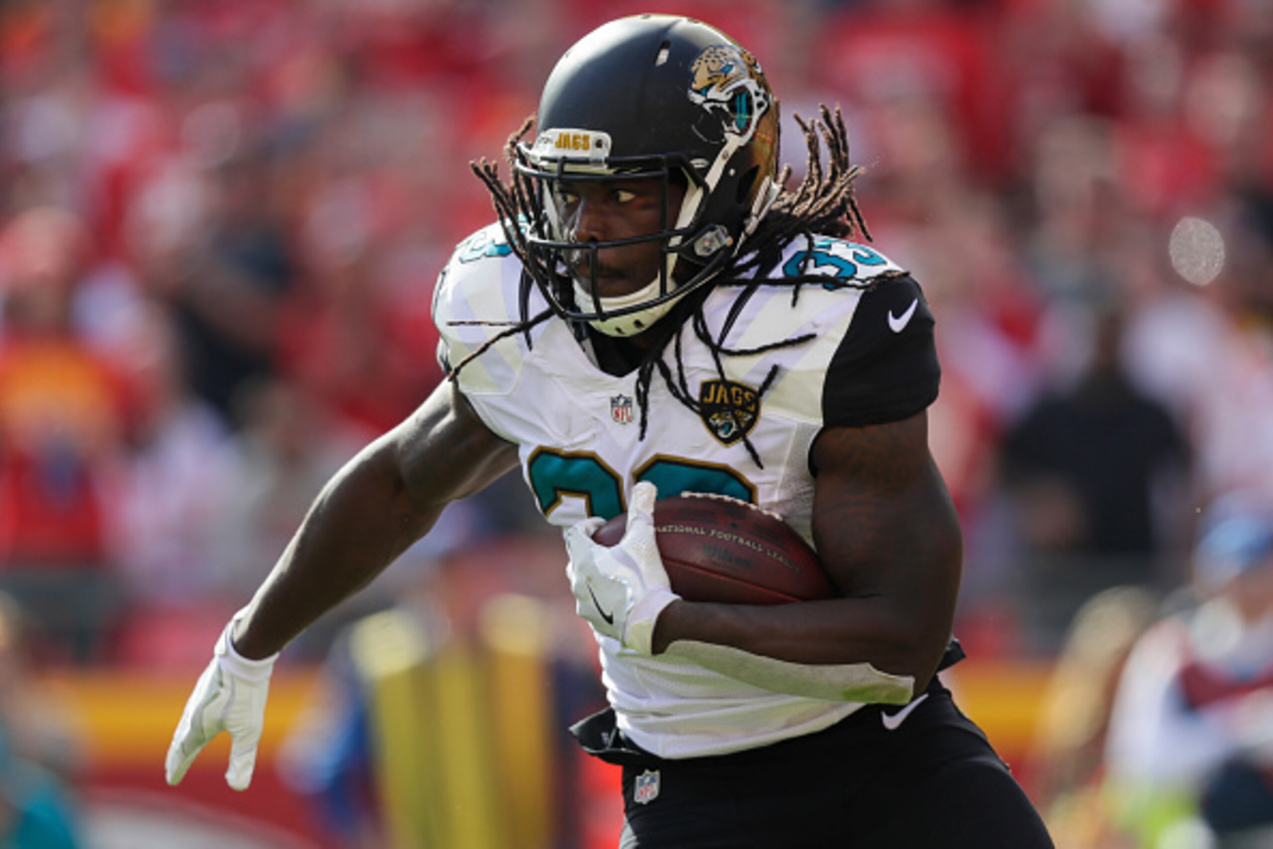 KANSAS CITY, MO - NOVEMBER 6: Running back Chris Ivory #33 of the Jacksonville Jaguars rushes the ball against the Kansas City Chiefs at Arrowhead Stadium during the game on November 6, 2016 in Kansas City, Missouri. (Photo by Jamie Squire/Getty Images) KANSAS CITY, MO - NOVEMBER 6: Running back Chris Ivory #33 of the Jacksonville Jaguars rushes the ball against the Kansas City Chiefs at Arrowhead Stadium during the game on November 6, 2016 in Kansas City, Missouri. (Photo by Jamie Squire/Getty Images)