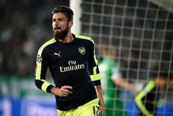 Arsenal's French forward Olivier Giroud celebrates after scoring a goal during the UEFA Champions League Group A football match between PFC Ludogorets and Arsenal, on November 1, 2016 at the Vassil Levski stadium in Sofia.  / AFP / DIMITAR DILKOFF        