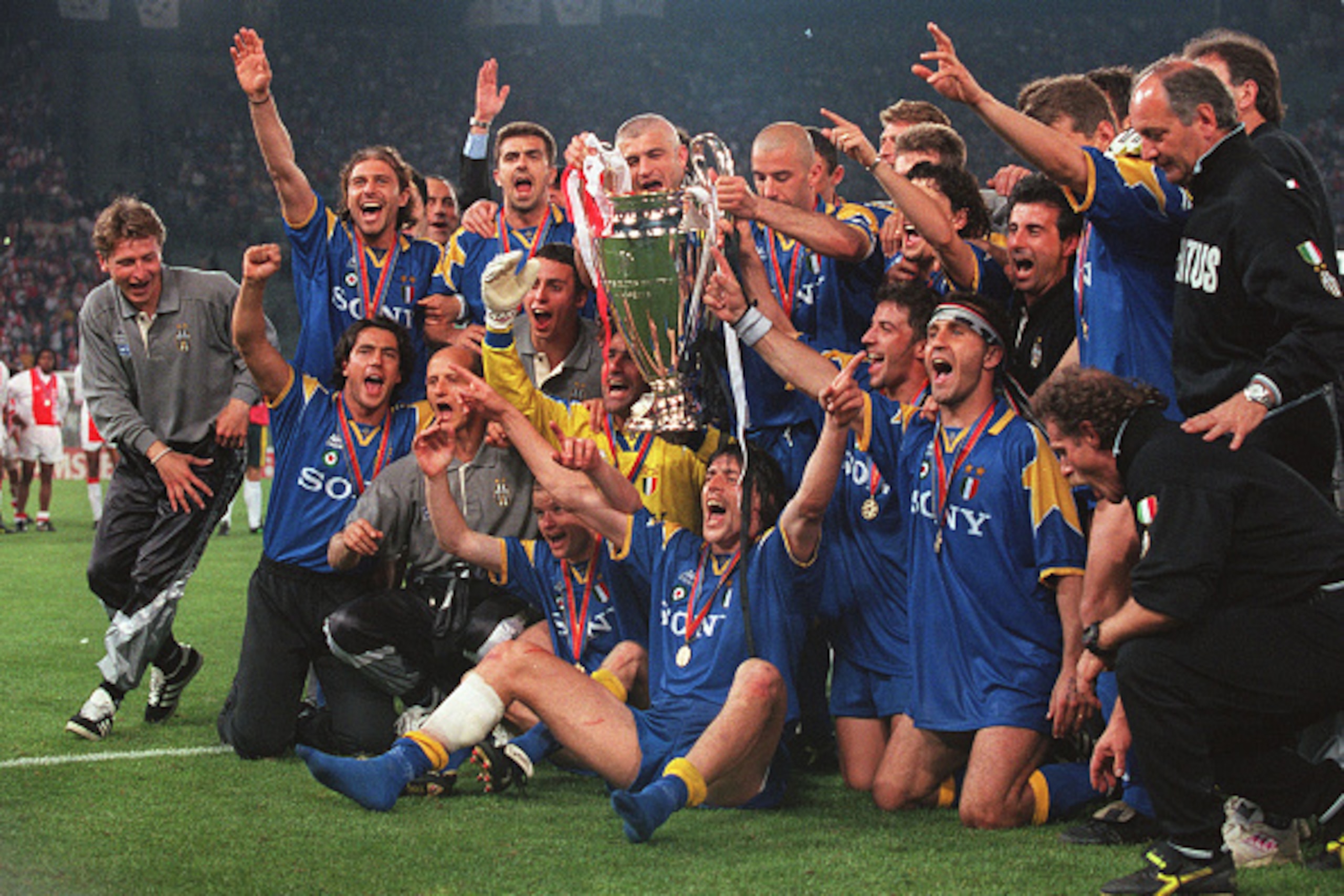 22 MAY 1996 ROMA: Antonio Conte of FC Juventus (L) celebrates at the end of the  Champions League Final match between Juventus and Ajax