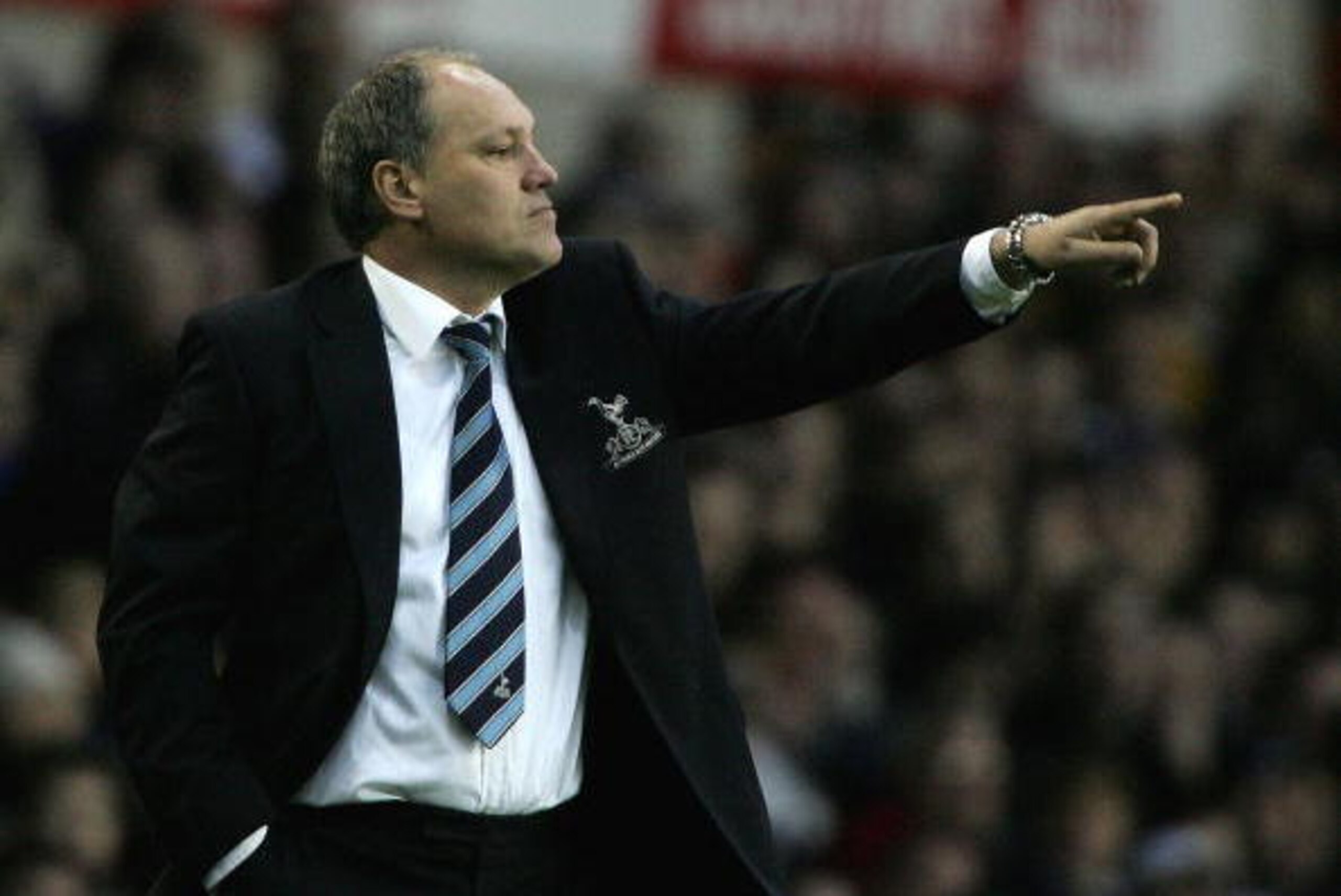 LONDON - NOVEMBER 28:  Martin Jol Manager of Tottenham looks on during the Barclays Premiership match between Tottenham Hotspur and Middlesbrough at White Hart Lane on November 28, 2004 in London.  (Photo by Phil Cole/Getty Images)