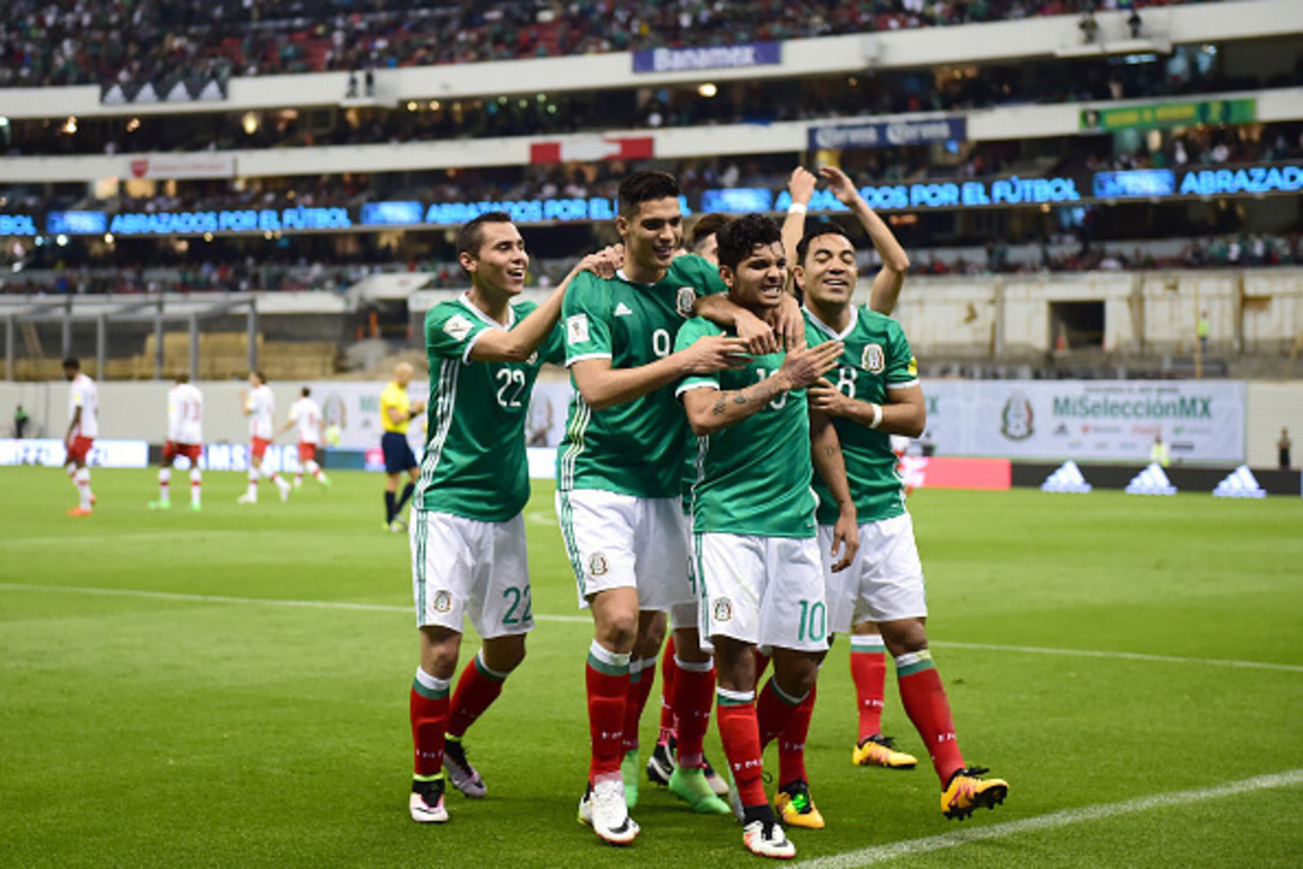 Mexico's Jesus Corona (2-R) celebrates with teammates after scoring against Canada during their Russia 2018 FIFA World Cup Concacaf Qualifiers' football match, in Mexico City, on March 29, 2016. AFP PHOTO / RONALDO SCHEMIDT / AFP / RONALDO SCHEMIDT Mexico's Jesus Corona (2-R) celebrates with teammates after scoring against Canada during their Russia 2018 FIFA World Cup Concacaf Qualifiers' football match, in Mexico City, on March 29, 2016. AFP PHOTO / RONALDO SCHEMIDT / AFP / RONALDO SCHEMIDT