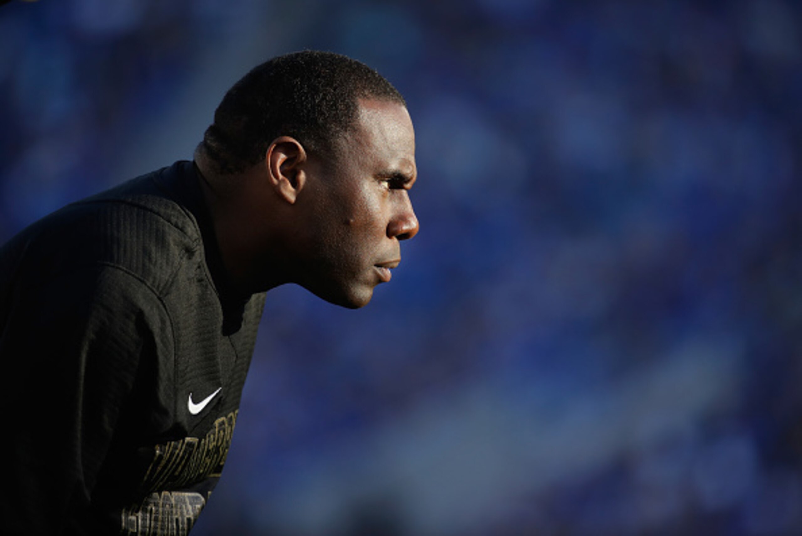 LEXINGTON, KY - OCTOBER 08:  Derek Mason the head coach of the Vanderbilt Commodores watches the action during the game against the Kentucky Wildcats at Commonwealth Stadium on October 8, 2016 in Lexington, Kentucky.  (Photo by Andy Lyons/Getty Images)