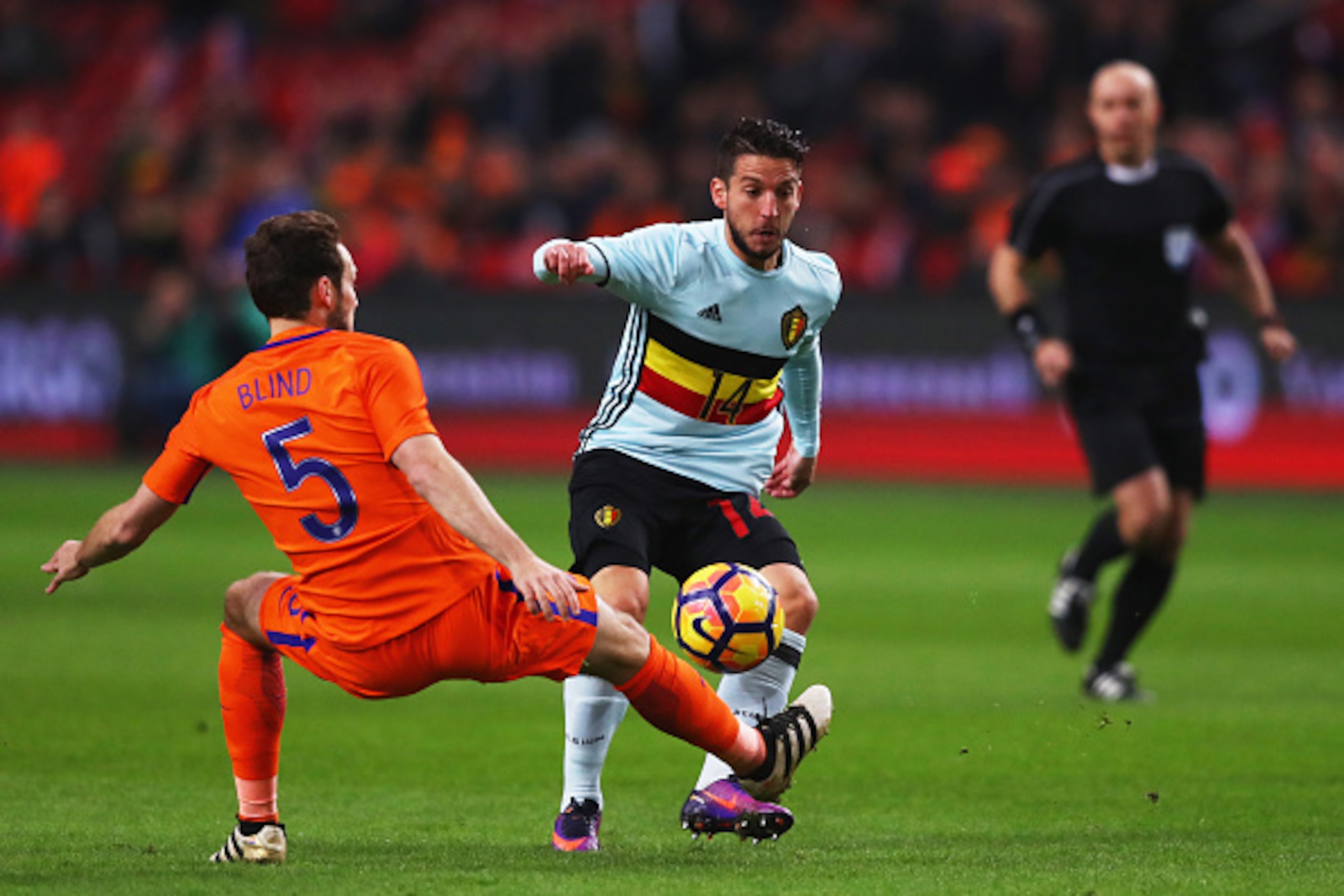 AMSTERDAM, NETHERLANDS - NOVEMBER 09: Dries Mertens of Belgium takes on Daley Blind of the Netherlands during the international friendly match between Netherlands and Belgium at Amsterdam Arena on November 9, 2016 in Amsterdam, Netherlands. (Photo by De AMSTERDAM, NETHERLANDS - NOVEMBER 09: Dries Mertens of Belgium takes on Daley Blind of the Netherlands during the international friendly match between Netherlands and Belgium at Amsterdam Arena on November 9, 2016 in Amsterdam, Netherlands. (Photo by De