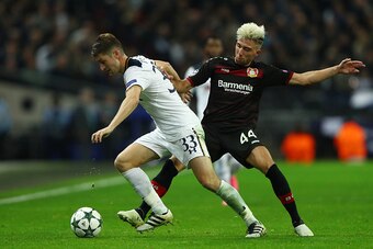 LONDON, ENGLAND - NOVEMBER 02:  Kevin Kampl of Bayer Leverkusen closes down Ben Davies of Tottenham Hotspur during the UEFA Champions League Group E match between Tottenham Hotspur FC and Bayer 04 Leverkusen at Wembley Stadium on November 2, 2016 in Londo