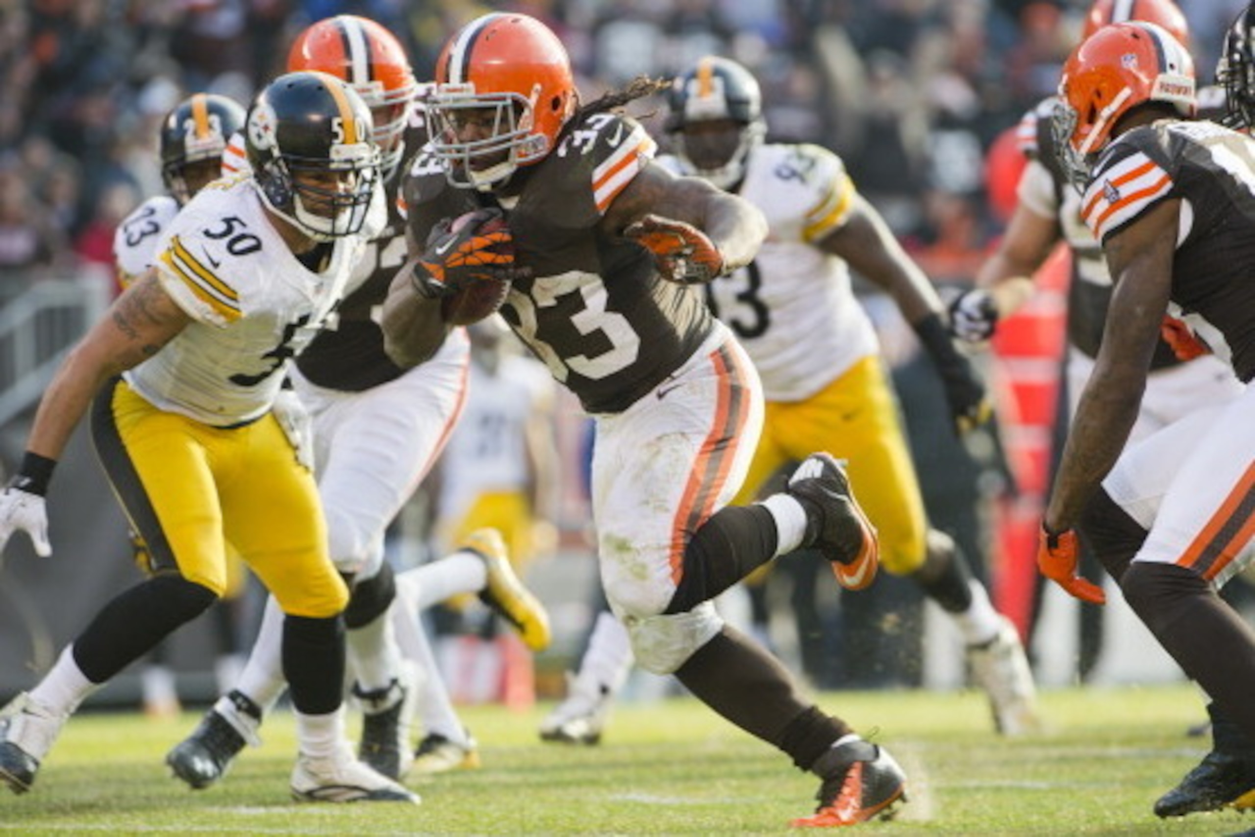 CLEVELAND, OH - NOVEMBER 25: Running back Trent Richardson #33 of the Cleveland Browns runs for a touchdown during the second half against the Pittsburgh Steelers at Cleveland Browns Stadium on November 25, 2012 in Cleveland, Ohio. The Browns defeated the