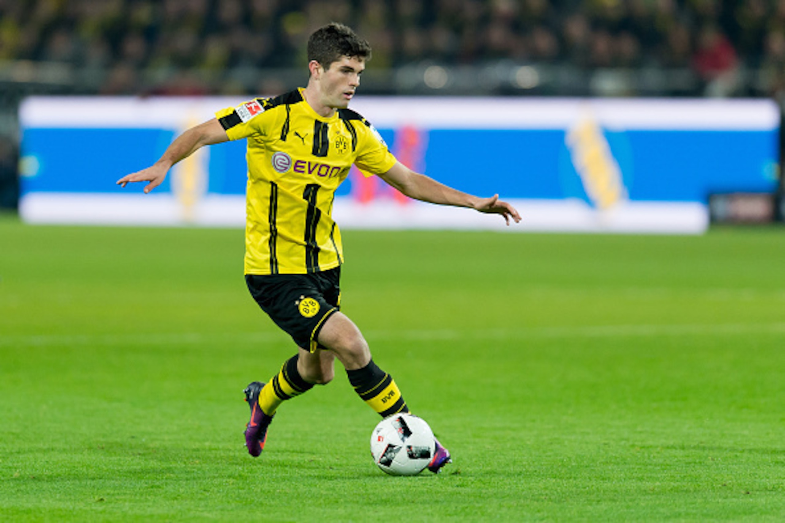 Dortmund, Germany 14.10.2016, 1.Bundesliga 9. Spieltag, BV Borussia Dortmund - FC Schalke 04, Christian Pulisic (BVB)   (Photo by TF-Images/Getty Images)