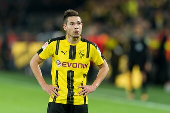 Dortmund, Germany 14.10.2016, 1.Bundesliga 9. Spieltag, BV Borussia Dortmund - FC Schalke 04, Raphael Guerreiro (BVB)   (Photo by TF-Images/Getty Images)