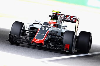 SUZUKA, JAPAN - OCTOBER 07:  Esteban Gutierrez of Mexico driving the (21) Haas F1 Team Haas-Ferrari VF-16 Ferrari 059/5 turbo on track during practice for the Formula One Grand Prix of Japan at Suzuka Circuit on October 7, 2016 in Suzuka.  (Photo by Clive