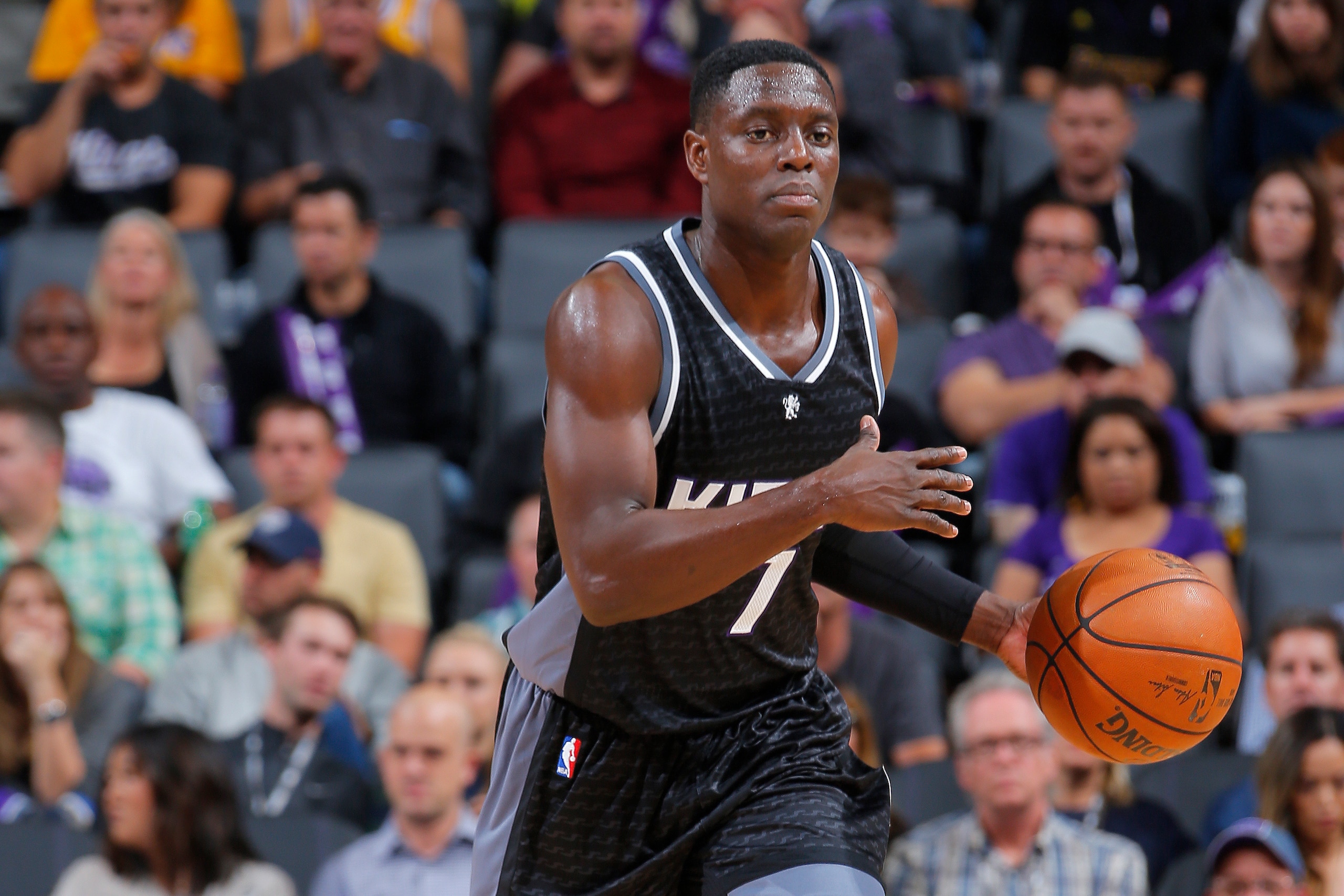 SACRAMENTO, CA - NOVEMBER 10: Darren Collison #7 of the Sacramento Kings handles the ball during the game against the Los Angeles Lakers on November 10, 2016 at Sleep Train Arena in Sacramento, California. NOTE TO USER: User expressly acknowledges and agr
