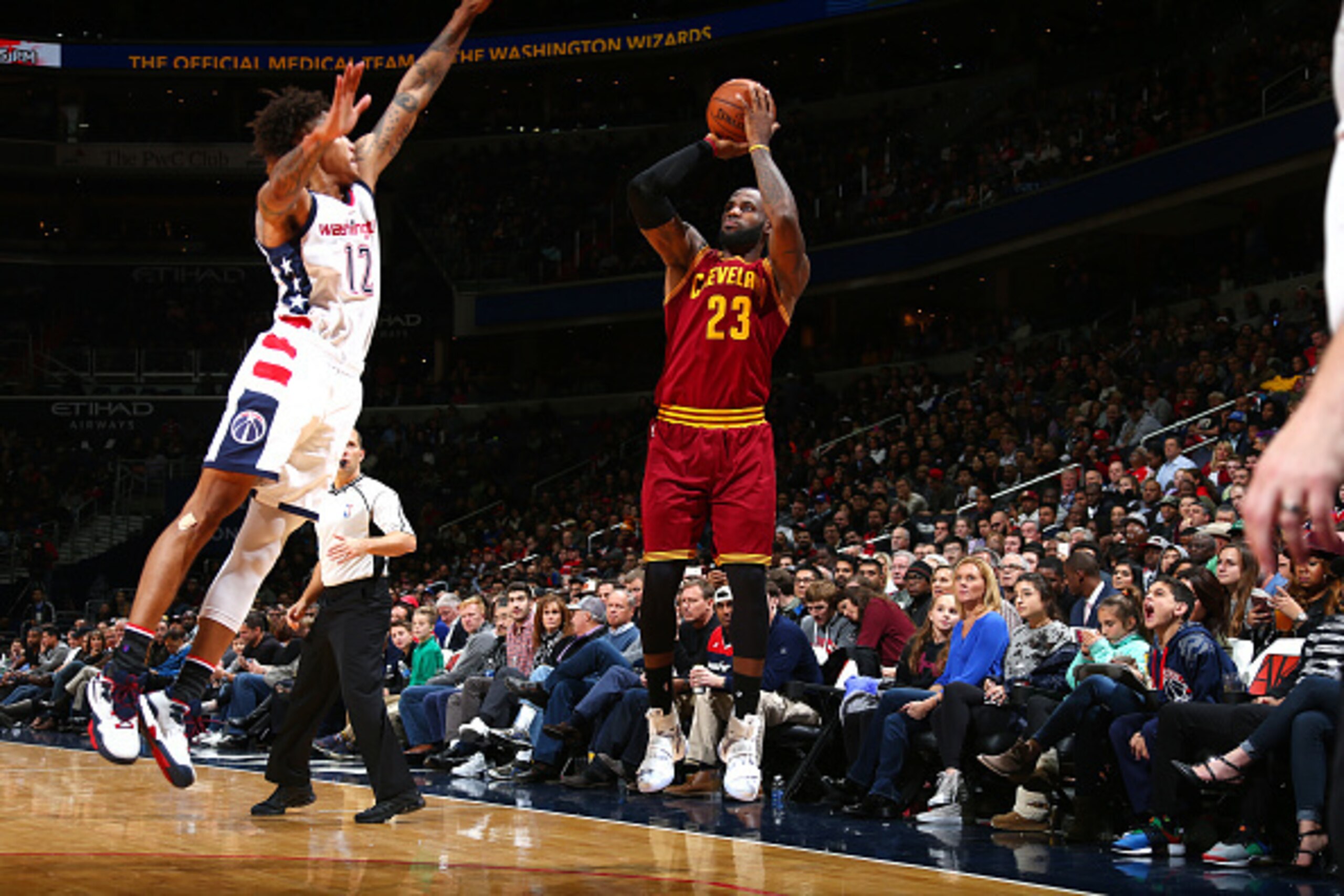 WASHINGTON, DC -  NOVEMBER 11: LeBron James #23 of the Cleveland Cavaliers shoots the ball during the game against the Washington Wizards on November 11, 2016 at Verizon Center in Washington, DC. NOTE TO USER: User expressly acknowledges and agrees that, 
