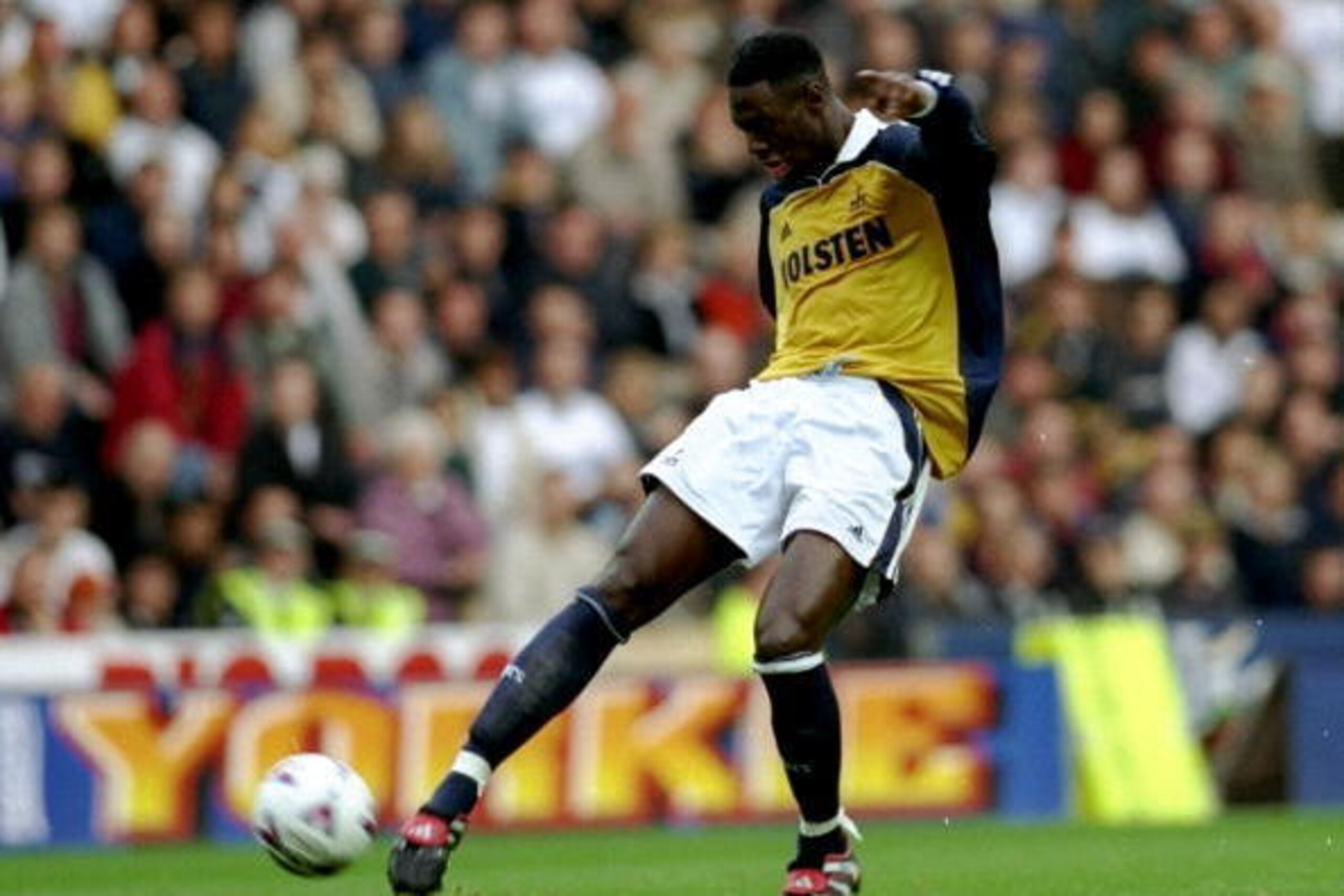 16 Oct 1999: Ledley King of Tottenham Hotspur in action during the FA Carling Premiership match against Derby played at Pride Park in Derby, England. Tottenham Hotspur won the game 1-0. \ Mandatory Credit: Alex Livesey /Allsport 16 Oct 1999: Ledley King of Tottenham Hotspur in action during the FA Carling Premiership match against Derby played at Pride Park in Derby, England. Tottenham Hotspur won the game 1-0. \ Mandatory Credit: Alex Livesey /Allsport