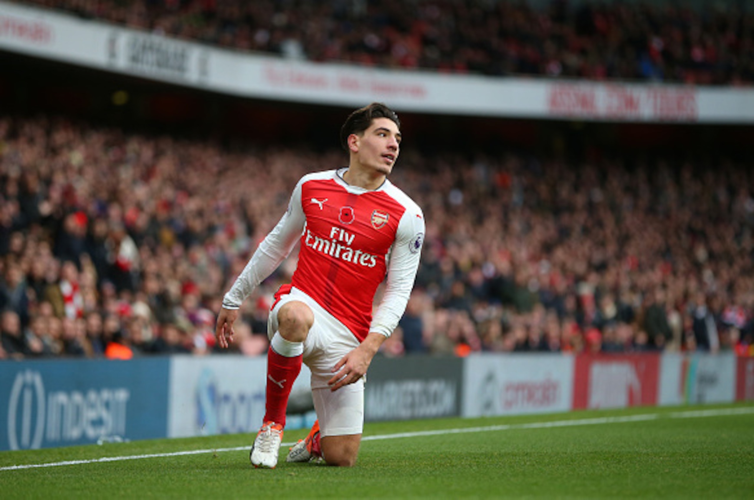 LONDON, ENGLAND - NOVEMBER 06: Hector Bellerin of Arsenal during the Premier League match between Arsenal and Tottenham Hotspur at Emirates Stadium on November 6, 2016 in London, England. (Photo by Catherine Ivill - AMA/Getty Images)