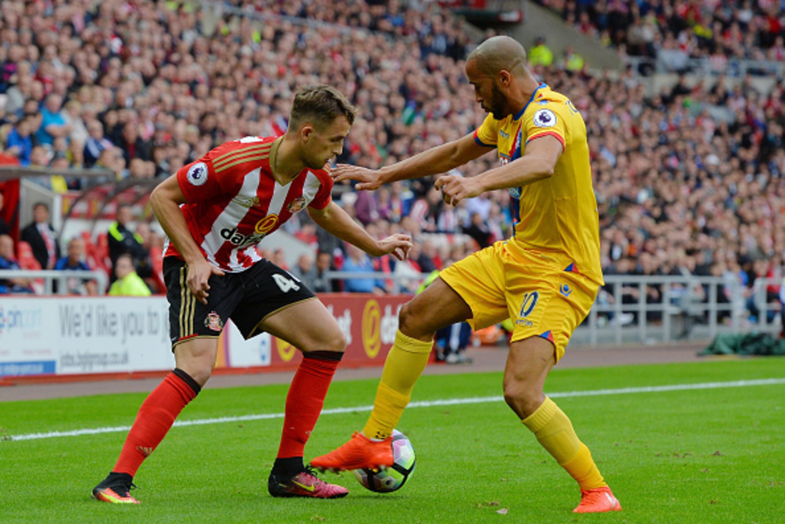 SUNDERLAND, ENGLAND - SEPTEMBER 24: Adnan Januzaj of Sunderland (L) and Andros Townsend of Crystal Palace (R) battle for possession during the Premier League match between Sunderland and Crystal Palace at the Stadium of Light on September 24, 2016 in Sund SUNDERLAND, ENGLAND - SEPTEMBER 24: Adnan Januzaj of Sunderland (L) and Andros Townsend of Crystal Palace (R) battle for possession during the Premier League match between Sunderland and Crystal Palace at the Stadium of Light on September 24, 2016 in Sund