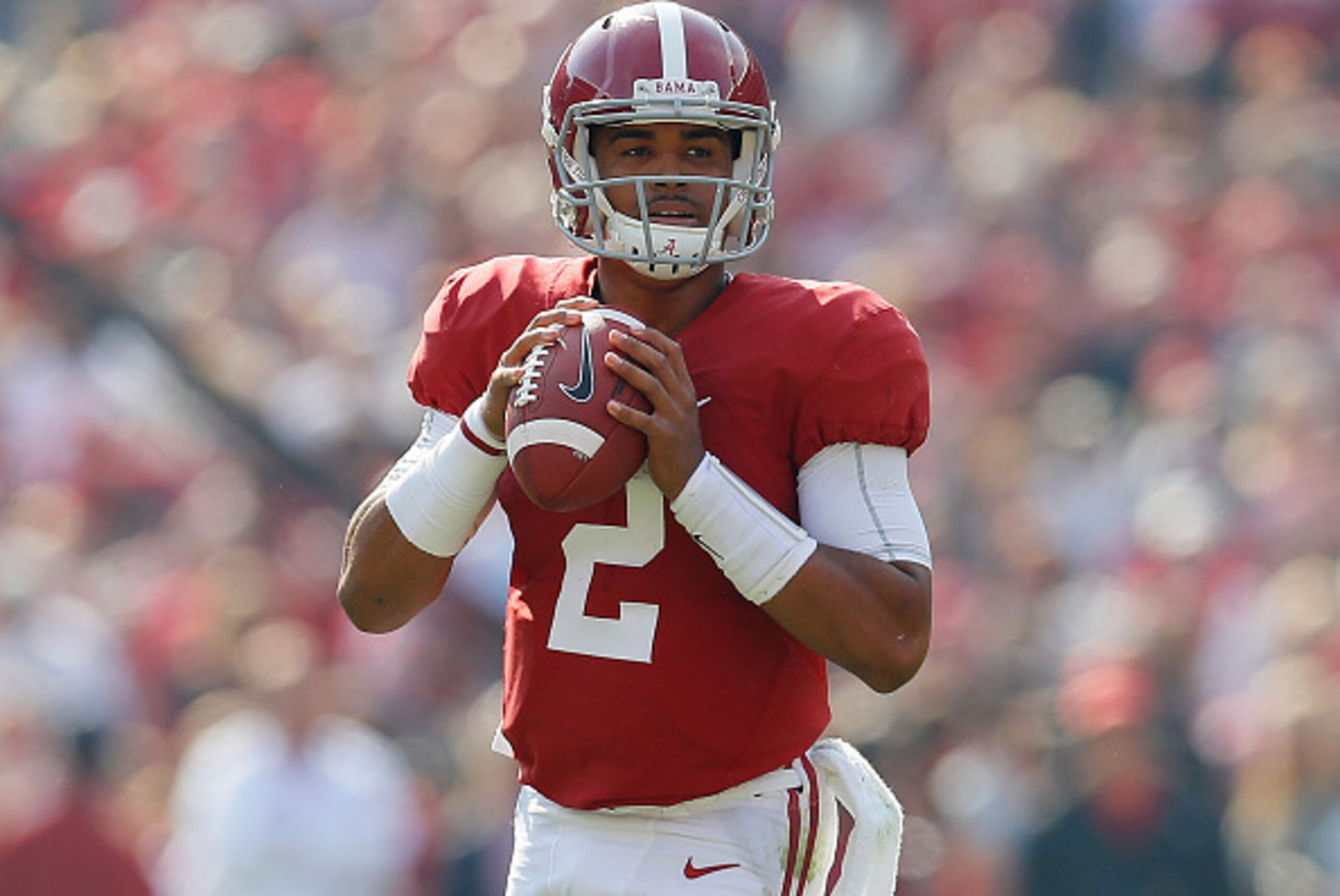 TUSCALOOSA, AL - NOVEMBER 12:  Jalen Hurts #2 of the Alabama Crimson Tide looks to pass against the Mississippi State Bulldogs at Bryant-Denny Stadium on November 12, 2016 in Tuscaloosa, Alabama.  (Photo by Kevin C. Cox/Getty Images)
