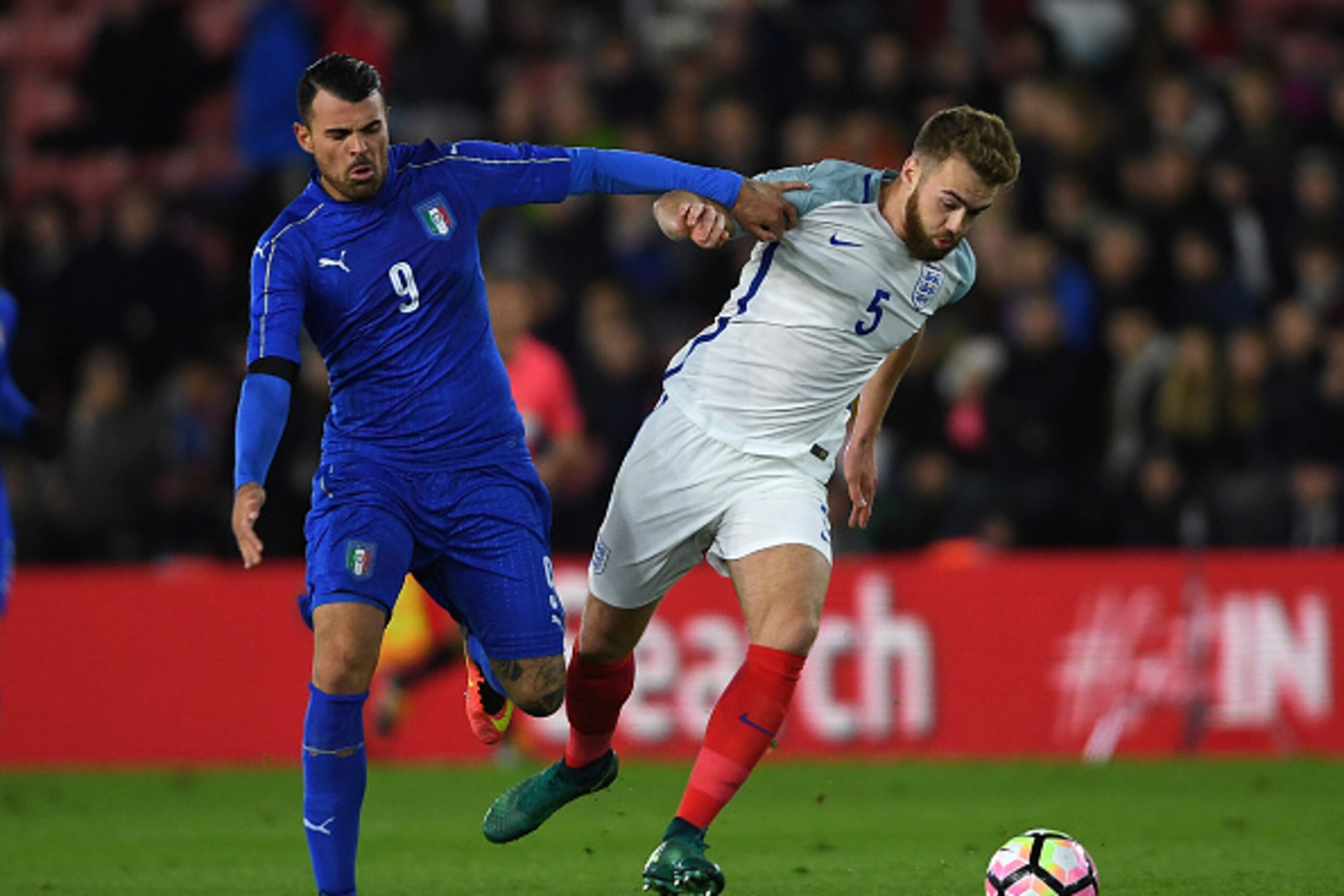 SOUTHAMPTON, ENGLAND - NOVEMBER 10: Andrea Petagna of Italy challenges Calum Chambers of England during the U21 International Friendly between England and Italy at St Mary's Stadium on November 10, 2016 in Southampton, England. (Photo by Mike Hewitt/Get SOUTHAMPTON, ENGLAND - NOVEMBER 10: Andrea Petagna of Italy challenges Calum Chambers of England during the U21 International Friendly between England and Italy at St Mary's Stadium on November 10, 2016 in Southampton, England. (Photo by Mike Hewitt/Get