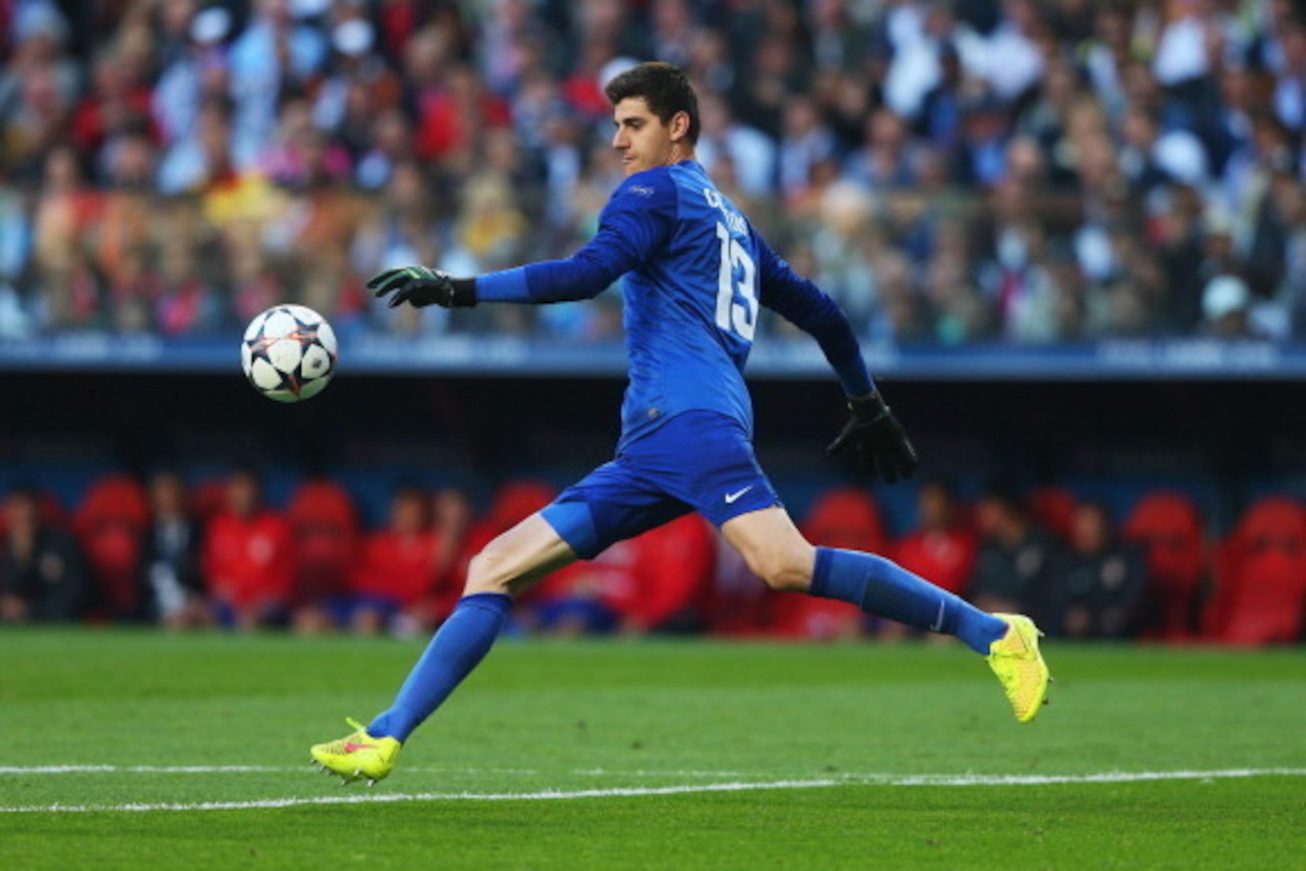 LISBON, PORTUGAL - MAY 24:  Thibaut Courtois of Club Atletico de Madrid in action during the UEFA Champions League Final between Real Madrid and Atletico de Madrid at Estadio da Luz on May 24, 2014 in Lisbon, Portugal.  (Photo by Alex Livesey/Getty Images