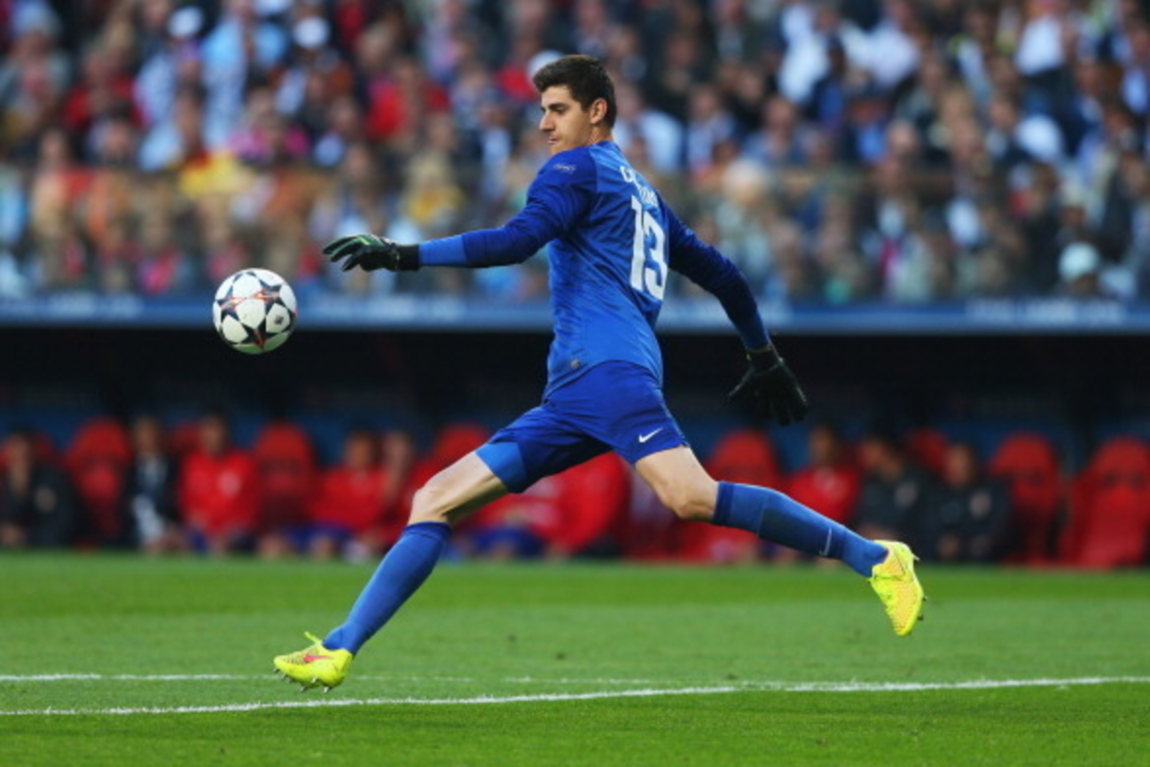 LISBON, PORTUGAL - MAY 24:  Thibaut Courtois of Club Atletico de Madrid in action during the UEFA Champions League Final between Real Madrid and Atletico de Madrid at Estadio da Luz on May 24, 2014 in Lisbon, Portugal.  (Photo by Alex Livesey/Getty Images