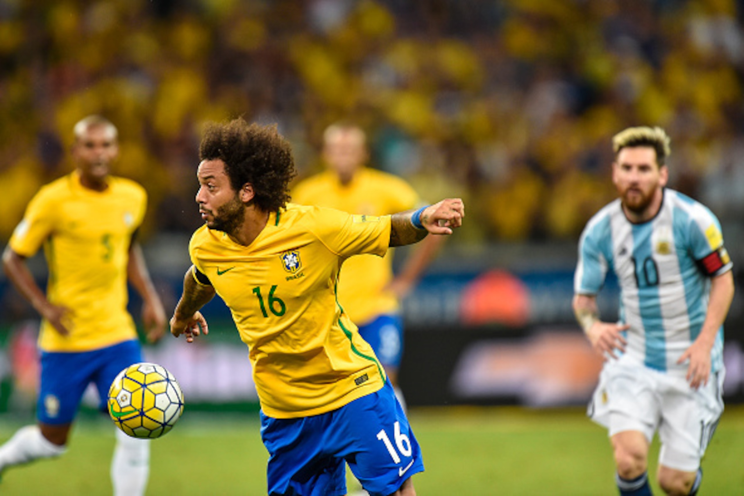 BELO HORIZONTE, BRAZIL - NOVEMBER 10: Marcelo #16 of Brazil controls the ball duing a match between Brazil and Argentina as part 2018 FIFA World Cup Russia Qualifier at Mineirao stadium on November 10, 2016 in Belo Horizonte, Brazil. (Photo by Pedro Vilel