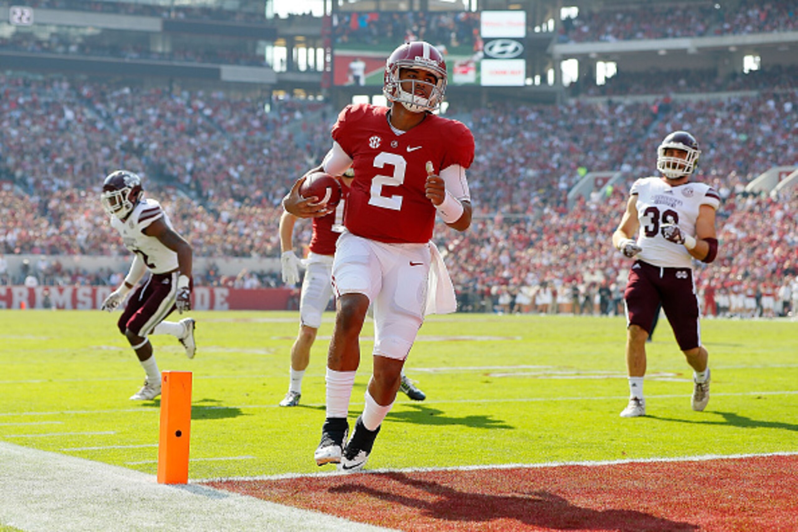 TUSCALOOSA, AL - NOVEMBER 12:  Jalen Hurts #2 of the Alabama Crimson Tide rushes for a touchdown against the Mississippi State Bulldogs at Bryant-Denny Stadium on November 12, 2016 in Tuscaloosa, Alabama.  (Photo by Kevin C. Cox/Getty Images)