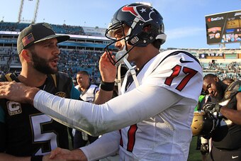 JACKSONVILLE, FL - NOVEMBER 13:  Brock Osweiler #17 of the Houston Texans and Blake Bortles #5 of the Jacksonville Jaguars shake hands during a game  at EverBank Field on November 13, 2016 in Jacksonville, Florida.  (Photo by Mike Ehrmann/Getty Images)