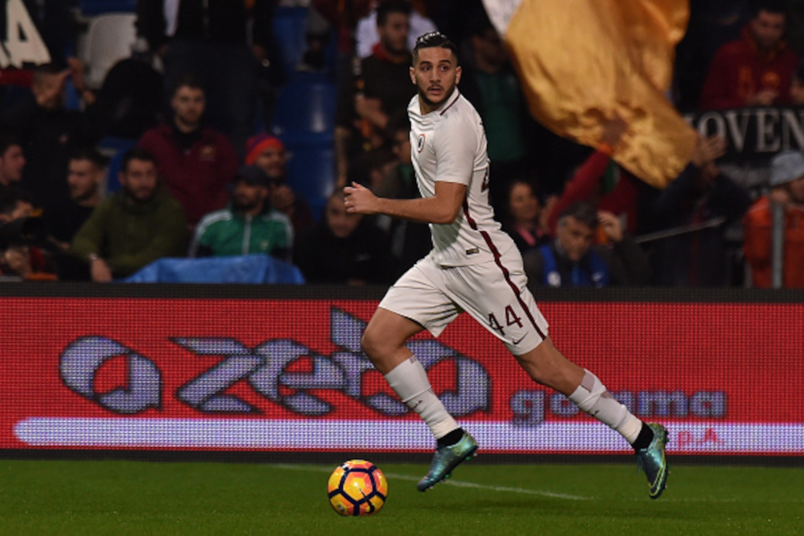REGGIO NELL'EMILIA, ITALY - OCTOBER 26:  Kostas Manolas of Roma in action during the Serie A match between US Sassuolo and AS Roma at Mapei Stadium - Citta' del Tricolore on October 26, 2016 in Reggio nell'Emilia, Italy.  (Photo by Tullio M. Puglia/Getty 