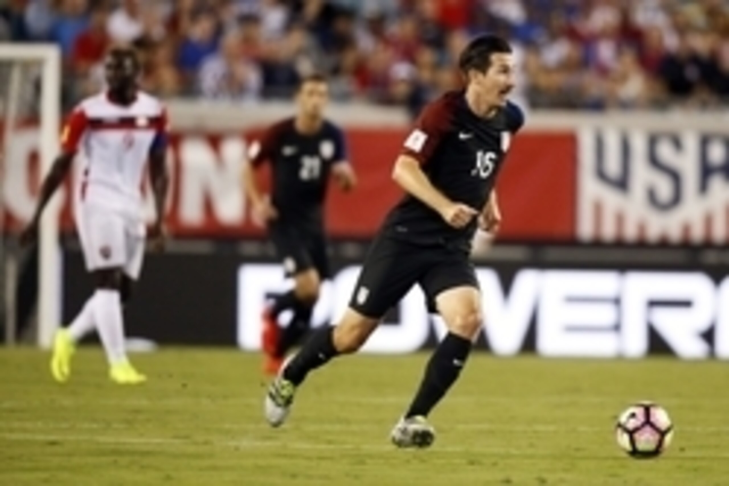 Sep 6, 2016; Jacksonville, FL, USA; United States midfielder Sasha Kljestan (16) dribbles the ball in the first half against Trinidad & Tobago  at EverBank Field. Mandatory Credit: Logan Bowles-USA TODAY Sports