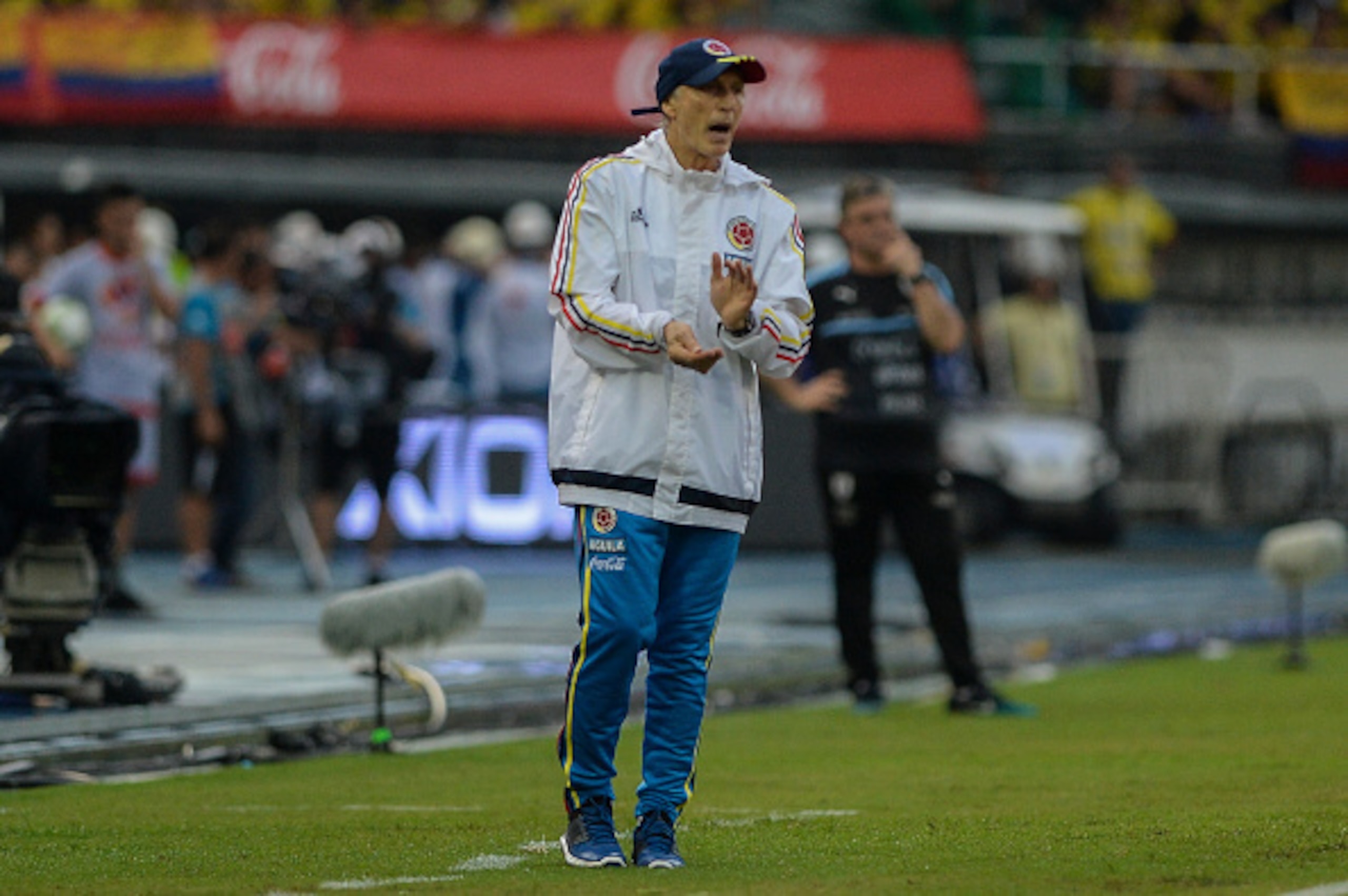 Colombia's coach Jose Pekerman is pictured during their Russia 2018 FIFA World Cup qualifier football match in Barranquilla, Colombia, on October 11, 2016. / AFP / Raul Arboleda        (Photo credit should read RAUL ARBOLEDA/AFP/Getty Images)