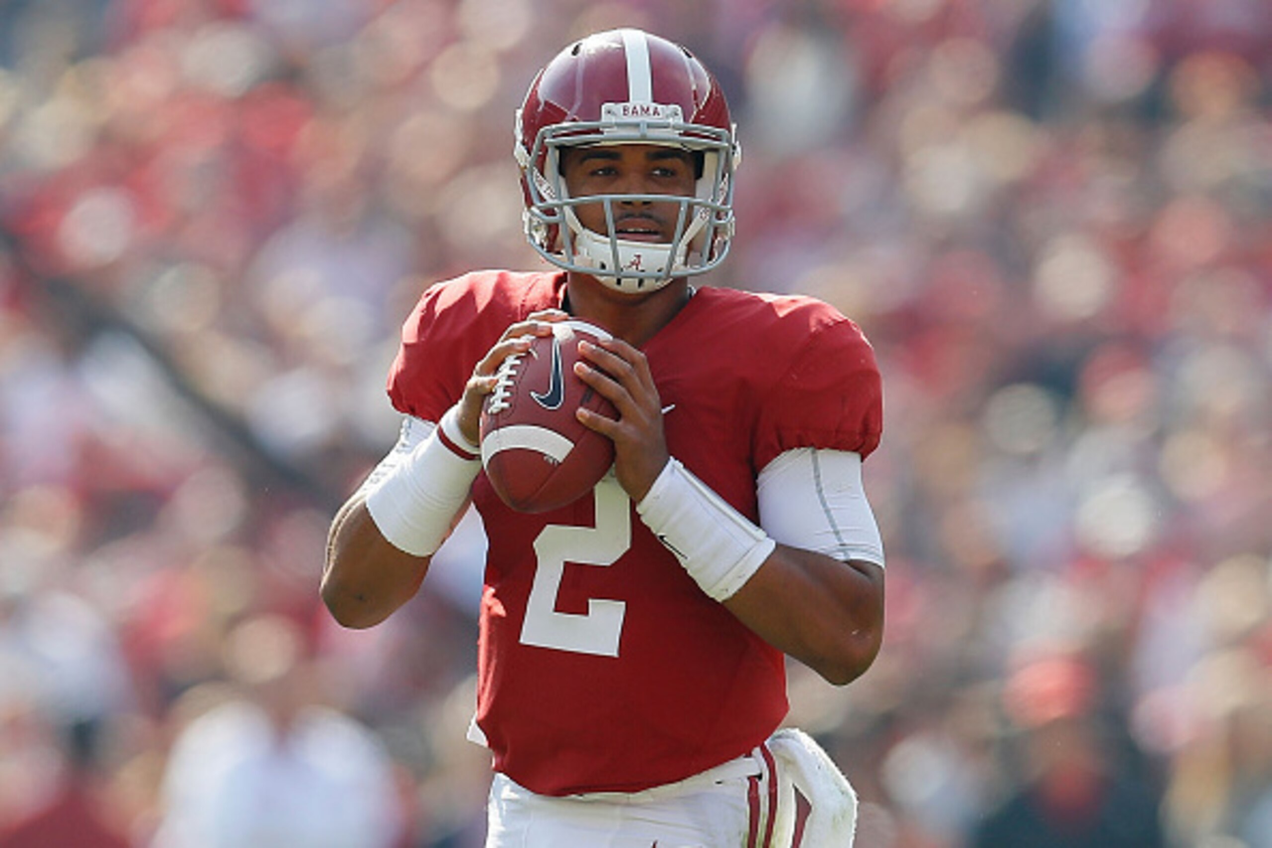TUSCALOOSA, AL - NOVEMBER 12:  Jalen Hurts #2 of the Alabama Crimson Tide looks to pass against the Mississippi State Bulldogs at Bryant-Denny Stadium on November 12, 2016 in Tuscaloosa, Alabama.  (Photo by Kevin C. Cox/Getty Images)