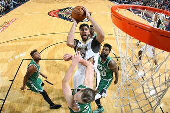 NEW ORLEANS, LA - NOVEMBER 14: Anthony Davis #23 of the New Orleans Pelicans goes up for a lay up during the game against the Boston Celtics on November 14, 2016 at Smoothie King Center in New Orleans, Louisiana. NOTE TO USER: User expressly acknowledges 