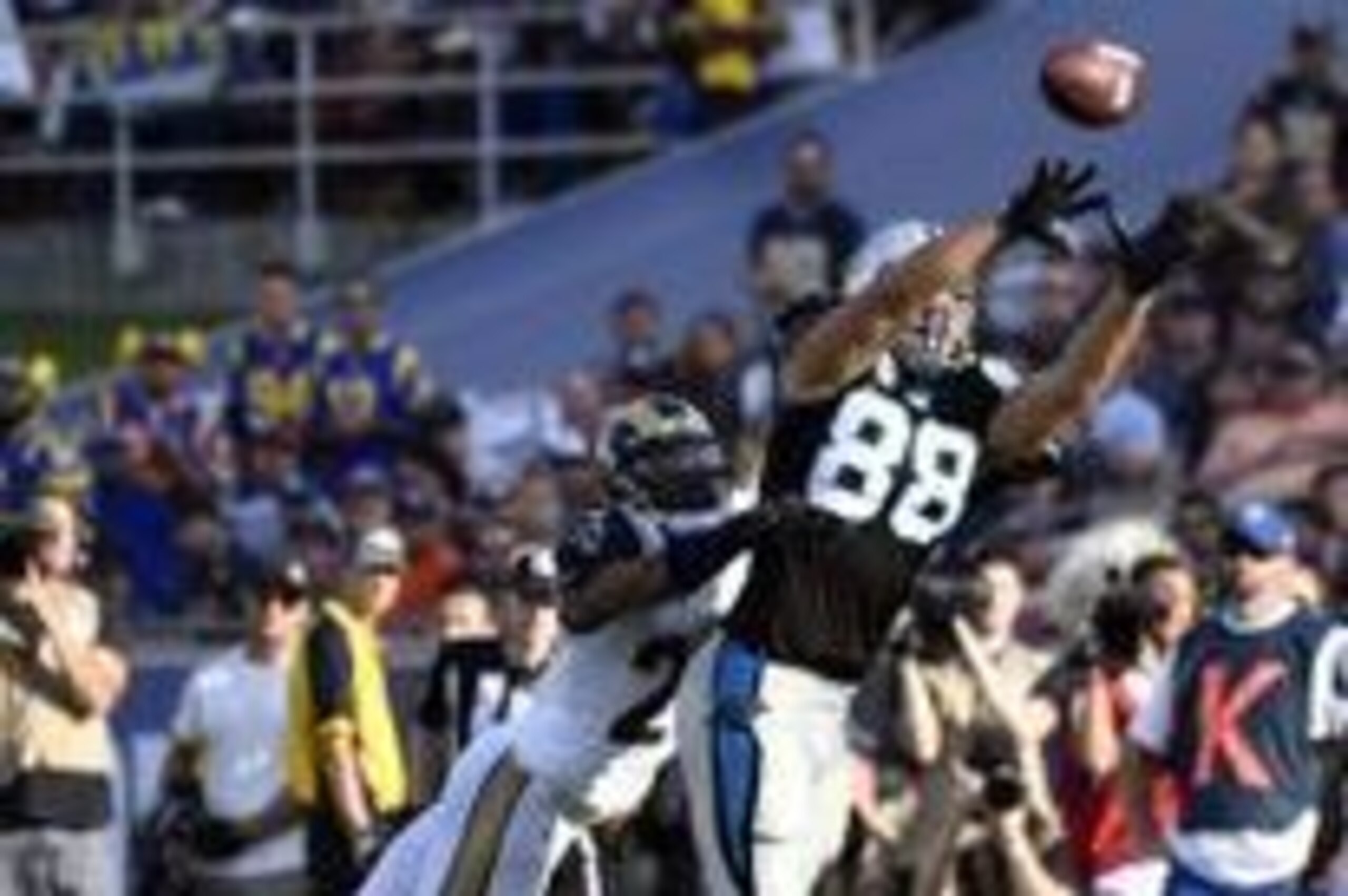 Nov 6, 2016; Los Angeles, CA, USA;  Carolina Panthers tight end Greg Olsen (88) catches a pass against the Los Angeles Rams in the second half during the NFL game at Los Angeles Memorial Coliseum. Mandatory Credit: Richard Mackson-USA TODAY Sports
