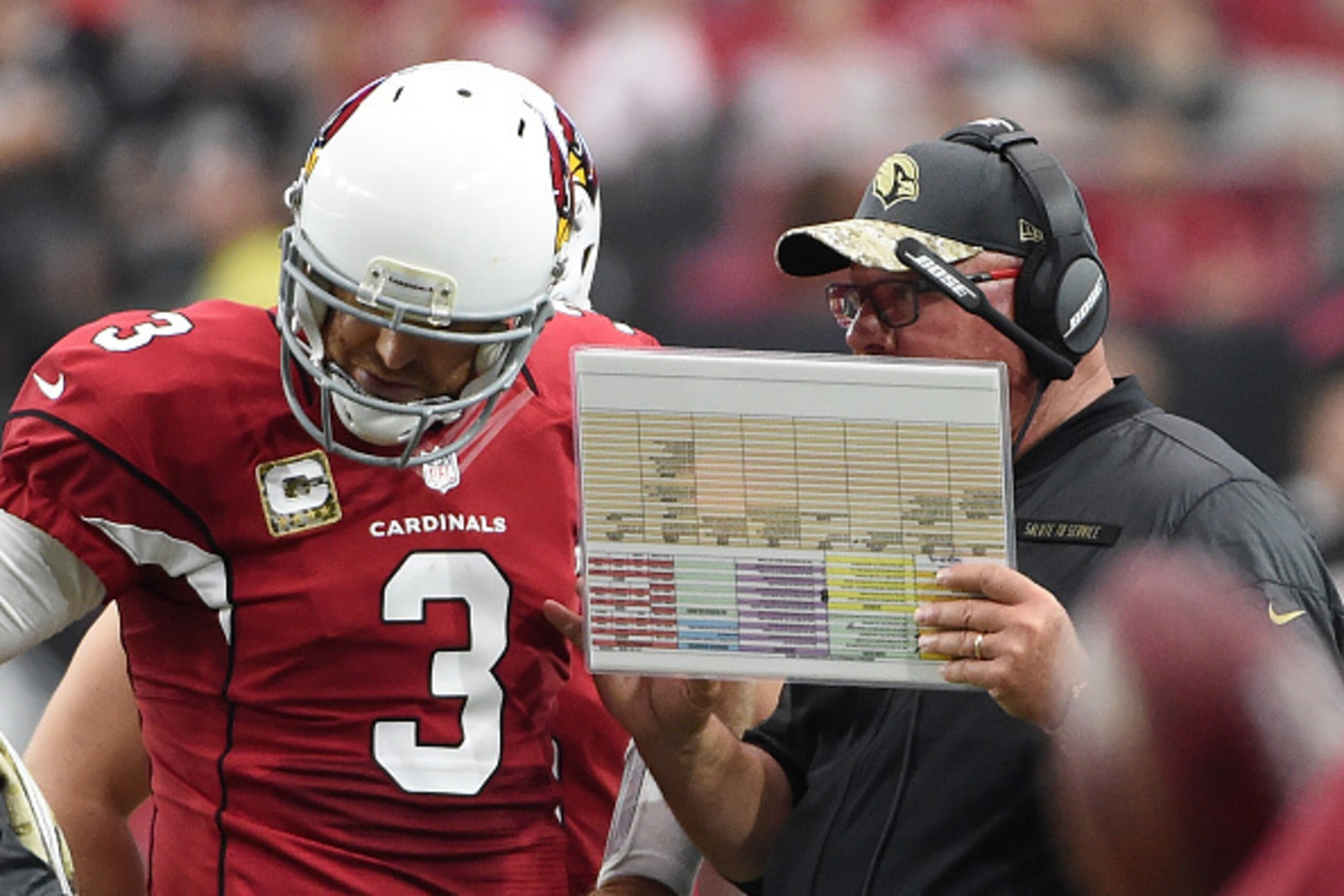 GLENDALE, AZ - NOVEMBER 13:  Head coach Bruce Arians of the Arizona Cardinals talks with quarter Carson Palmer #3 during the second quarter against the San Francisco 49ers at University of Phoenix Stadium on November 13, 2016 in Glendale, Arizona.  (Photo