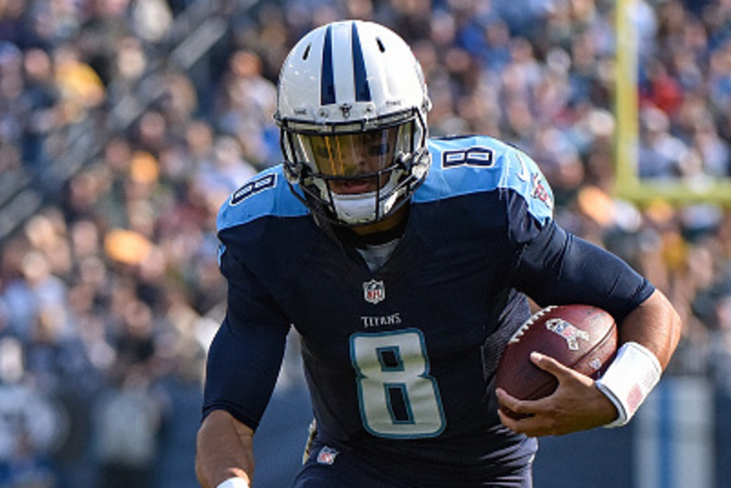 NASHVILLE, TN - NOVEMBER 13:  Quarterback Marcus Mariota #8 of the Tennessee Titans plays against the Green Bay Packers at Nissan Stadium on November 13, 2016 in Nashville, Tennessee.  (Photo by Frederick Breedon/Getty Images)