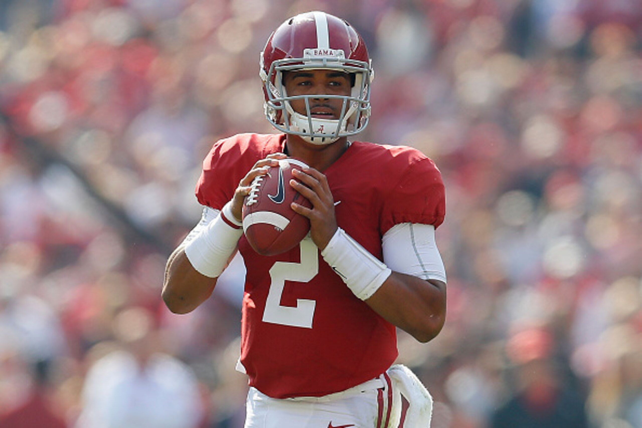 TUSCALOOSA, AL - NOVEMBER 12:  Jalen Hurts #2 of the Alabama Crimson Tide looks to pass against the Mississippi State Bulldogs at Bryant-Denny Stadium on November 12, 2016 in Tuscaloosa, Alabama.  (Photo by Kevin C. Cox/Getty Images)