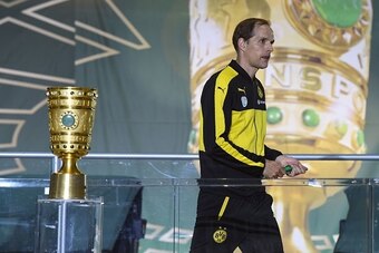 Dortmund's head coach Thomas Tuchel walks past the trophy after the German Cup (DFB Pokal) final football match Bayern Munich vs Borussia Dortmund at the Olympic stadium in Berlin on May 21, 2016.
Bayern Munich won the German Cup. / AFP / Christof Stache 