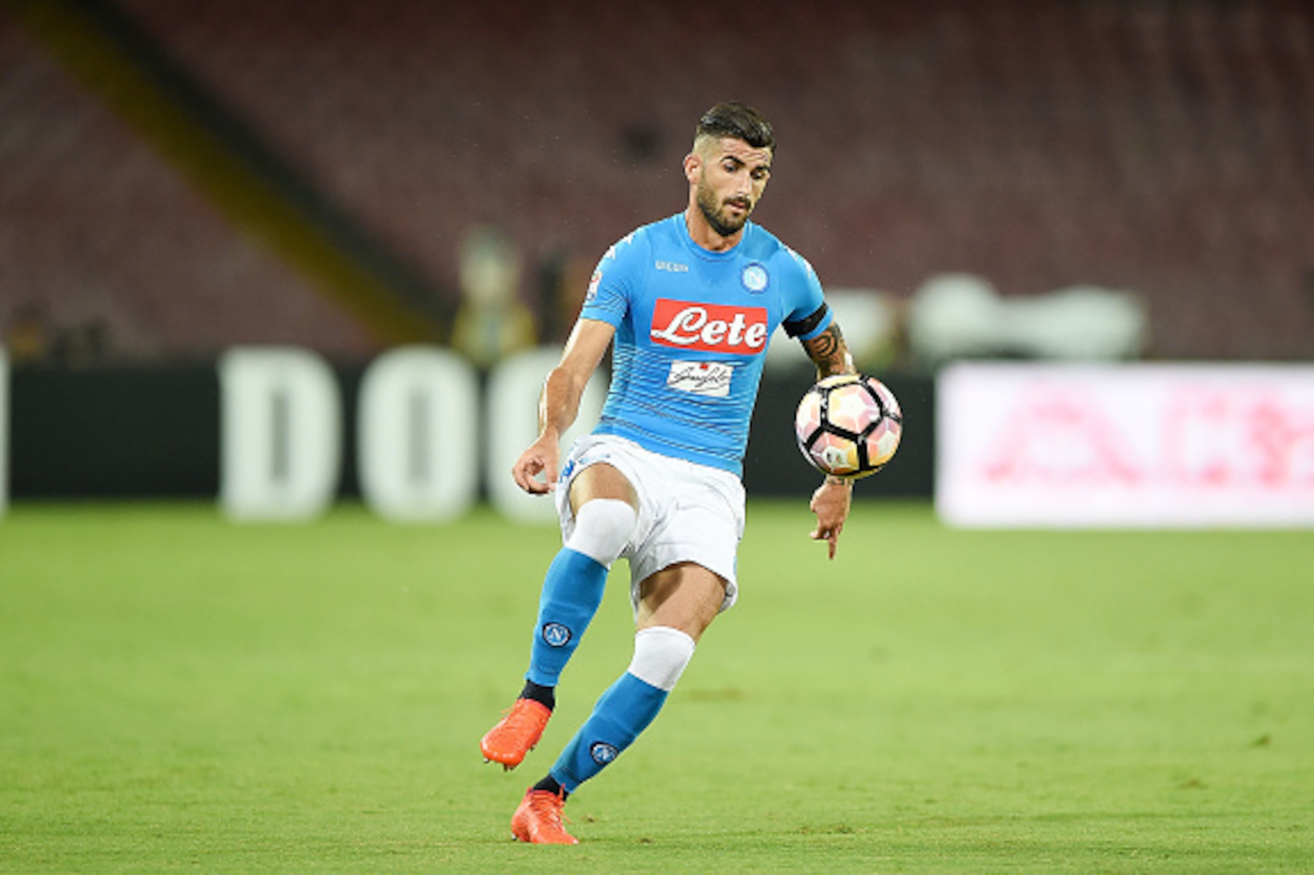 NAPLES, ITALY - AUGUST 27:  Elseid Hysaj of Napoli in action before the Serie A match between SSC Napoli and AC Milan at Stadio San Paolo on August 27, 2016 in Naples, Italy.  (Photo by Francesco Pecoraro/Getty Images)