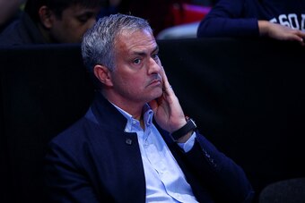 LONDON, ENGLAND - NOVEMBER 13:  Jose Mourinho, manager of Manchester United watches the men's single match between Novak Djokovic of Serbia and Dominic Thiem of Austria on day one of the ATP World Tour Finals at O2 Arena on November 13, 2016 in London, En