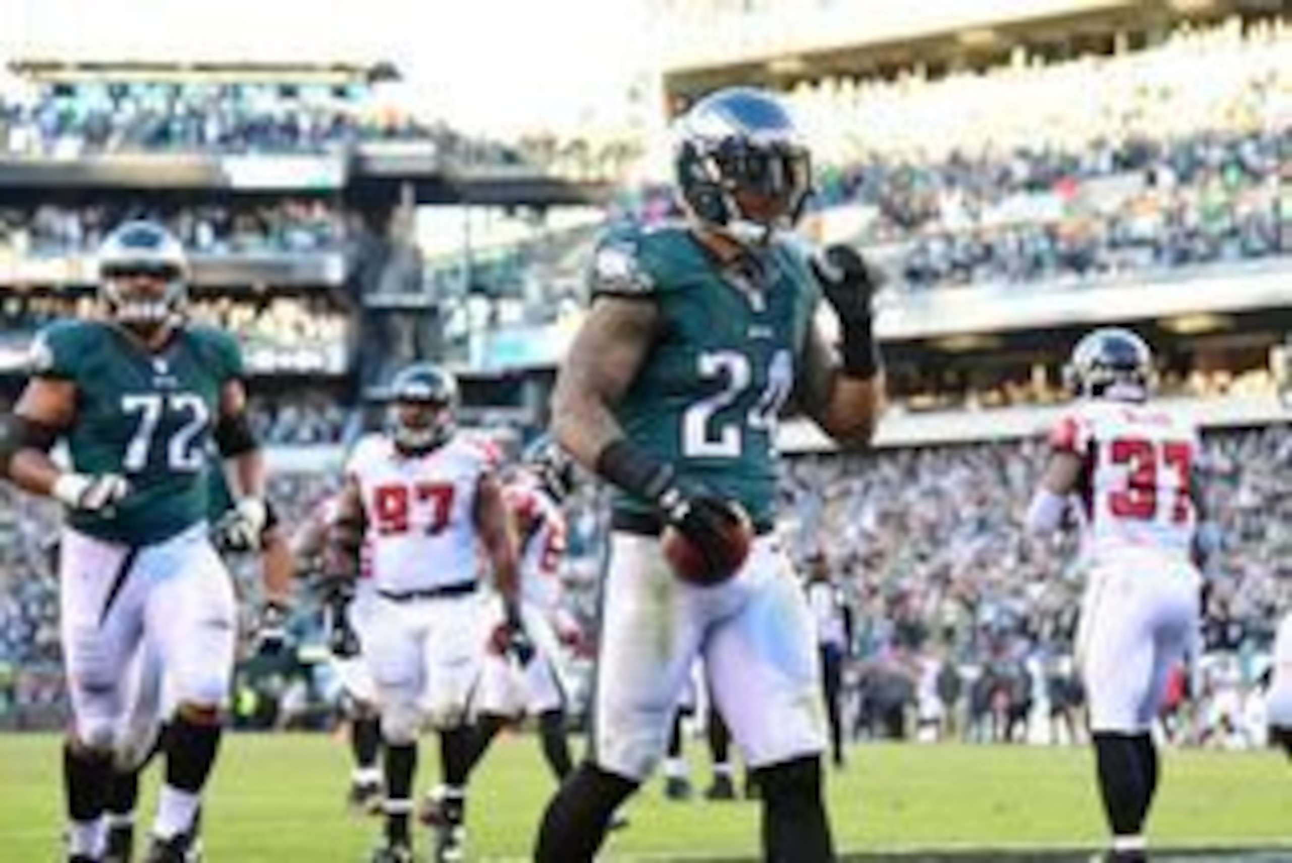Nov 13, 2016; Philadelphia, PA, USA; Philadelphia Eagles running back Ryan Mathews (24) celebrates after his 5-yard touchdown run during the fourth quarter against the Atlanta Falcons at Lincoln Financial Field. The Eagles defeated the Falcons, 24-15. Man Nov 13, 2016; Philadelphia, PA, USA; Philadelphia Eagles running back Ryan Mathews (24) celebrates after his 5-yard touchdown run during the fourth quarter against the Atlanta Falcons at Lincoln Financial Field. The Eagles defeated the Falcons, 24-15. Man