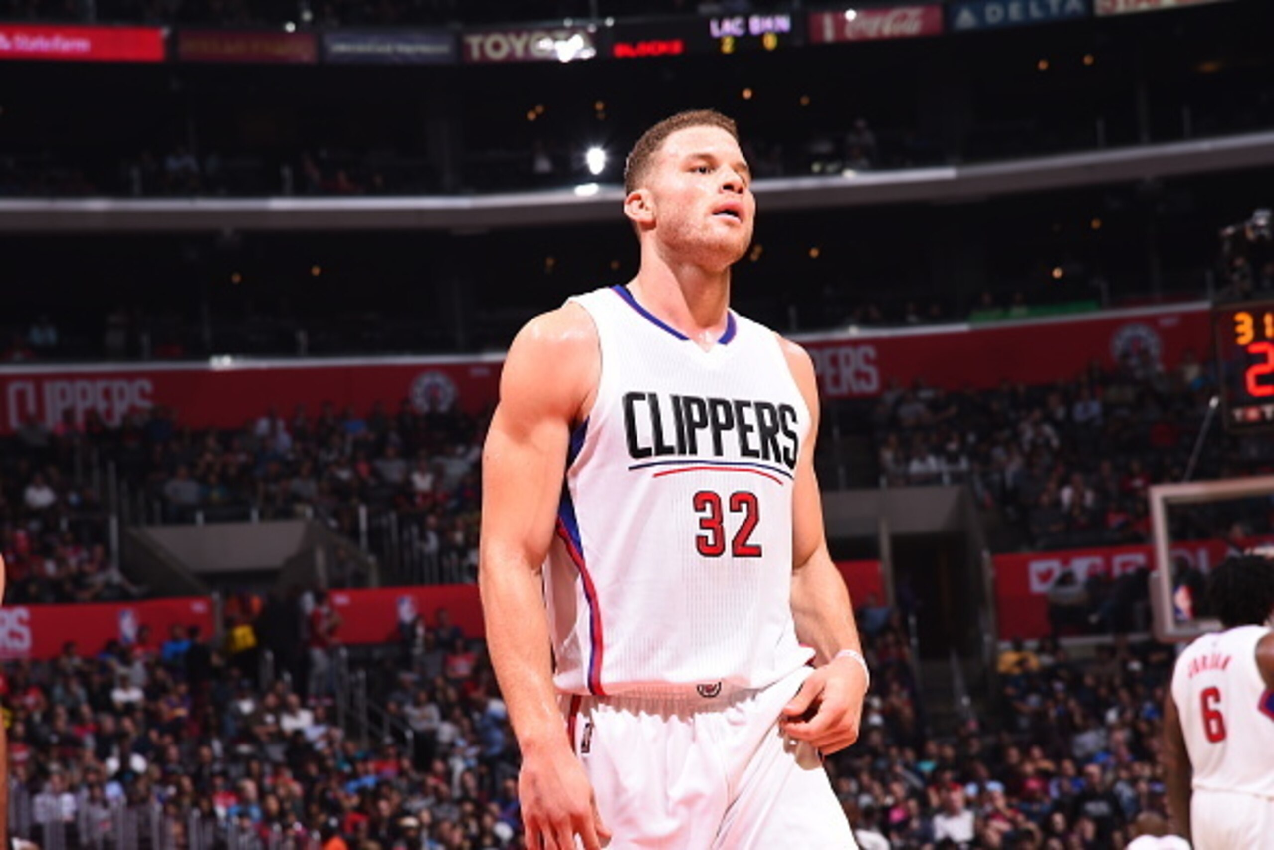 LOS ANGELES, CA - NOVEMBER 14: Blake Griffin #32 of the Los Angeles Clippers looks on during the game against the Brooklyn Nets on November 14, 2016 at STAPLES Center in Los Angeles, California. NOTE TO USER: User expressly acknowledges and agrees that, LOS ANGELES, CA - NOVEMBER 14: Blake Griffin #32 of the Los Angeles Clippers looks on during the game against the Brooklyn Nets on November 14, 2016 at STAPLES Center in Los Angeles, California. NOTE TO USER: User expressly acknowledges and agrees that,