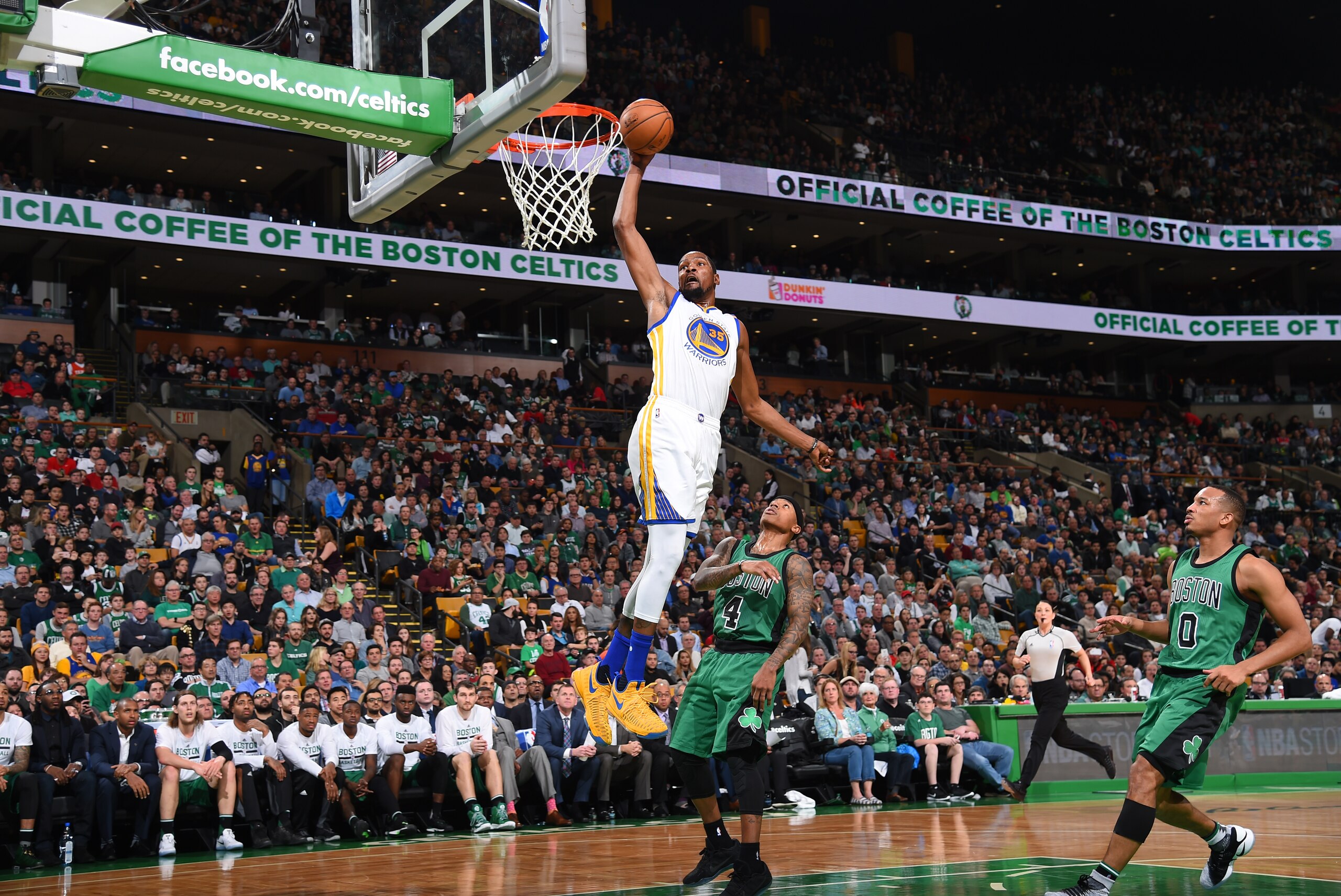 BOSTON, MA - NOVEMBER 18:  Kevin Durant #35 of the Golden State Warriors dunks the ball during a game against the Boston Celtics on November 18, 2016 at TD Garden in Boston, Massachusetts. NOTE TO USER: User expressly acknowledges and agrees that, by down