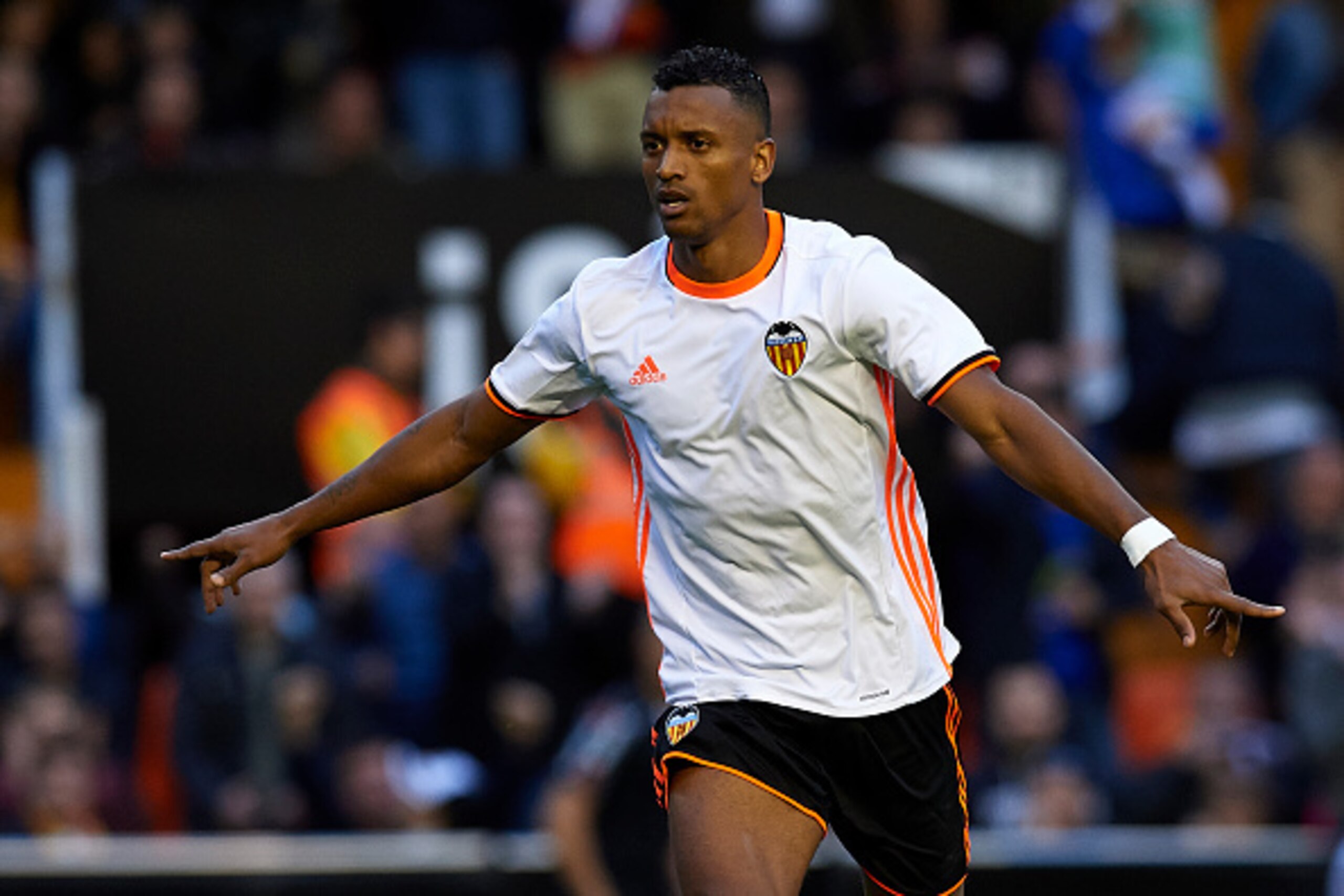 VALENCIA, SPAIN - NOVEMBER 20:  Nani of Valencia celebrates scoring his team's first goal during the La Liga match between Valencia CF and Granada CF at Mestalla Stadium on November 20, 2016 in Valencia, Spain.  (Photo by Manuel Queimadelos Alonso/Getty I