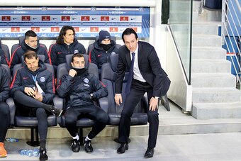 PARIS, FRANCE - NOVEMBER 19:  Head coach Unai Emery of Paris Saint-Germain during the French Ligue 1 match between Paris Saint-Germain and FC Nantes at Parc des Princes on november 19, 2016 in Paris, France.  (Photo by Xavier Laine/Getty Images)