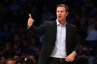LOS ANGELES, CA - NOVEMBER 20: Fred Hoiberg of the Chicago Bulls directs his players from the sideline during the NBA game against the Los Angeles Lakers at Staples Center on November 20, 2016 in Los Angeles, California. The Bulls defeated the Lakers 118-