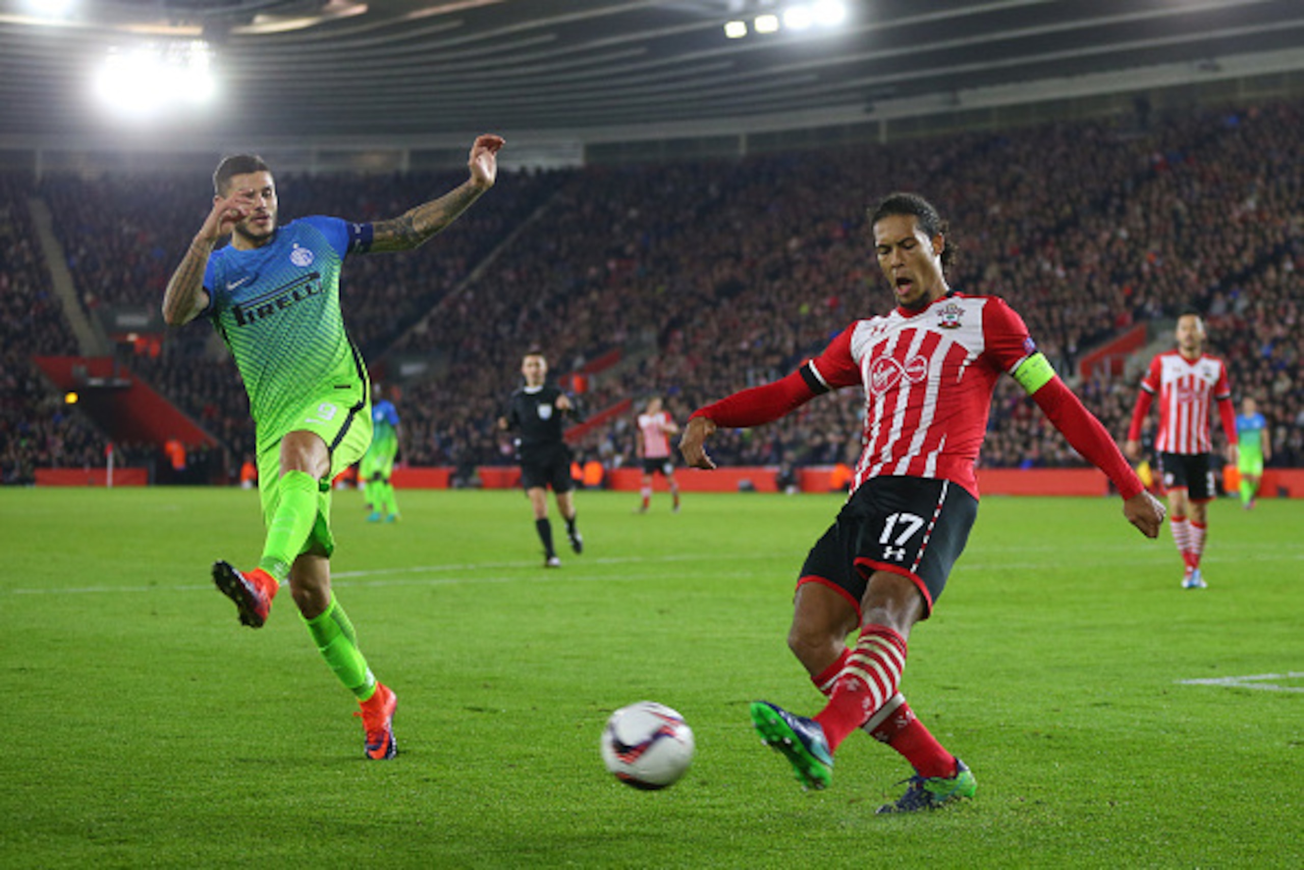 SOUTHAMPTON, ENGLAND - NOVEMBER 03: Virgil van Dijk of Southampton during the UEFA Europa League match between Southampton FC and FC Internazionale Milano at St Mary's Stadium on November 3, 2016 in Southampton, England. (Photo by Catherine Ivill - AMA/Ge