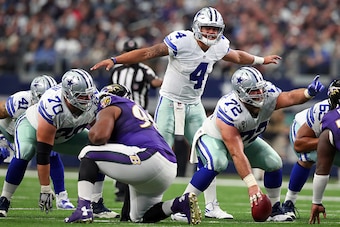 ARLINGTON, TX - NOVEMBER 20:   Dak Prescott #4 of the Dallas Cowboys calls a play at the line of scrimmage during the fourth quarter against the Baltimore Ravens at AT&T Stadium on November 20, 2016 in Arlington, Texas.  (Photo by Tom Pennington/Getty Ima