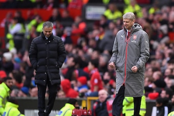 MANCHESTER, ENGLAND - NOVEMBER 19: Arsene Wenger, Manager of Arsenal celebrates during the Premier League match between Manchester United and Arsenal at Old Trafford on November 19, 2016 in Manchester, England.  (Photo by Shaun Botterill/Getty Images)
