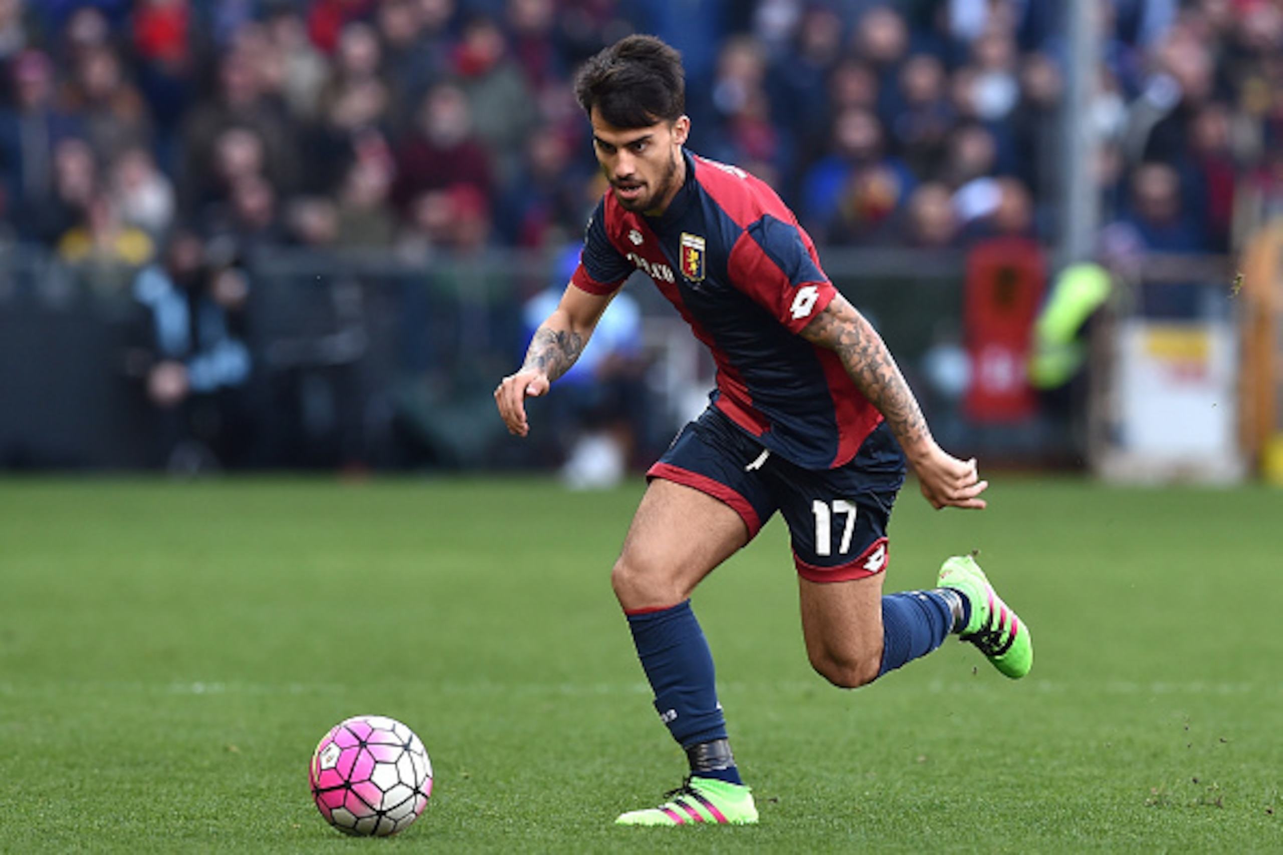 GENOA, ITALY - MARCH 13: Fernandez Suso of Genoa CFC in action during the Serie A match between Genoa CFC and Torino FC at Stadio Luigi Ferraris on March 13, 2016 in Genoa, Italy. (Photo by Valerio Pennicino/Getty Images) GENOA, ITALY - MARCH 13: Fernandez Suso of Genoa CFC in action during the Serie A match between Genoa CFC and Torino FC at Stadio Luigi Ferraris on March 13, 2016 in Genoa, Italy. (Photo by Valerio Pennicino/Getty Images)