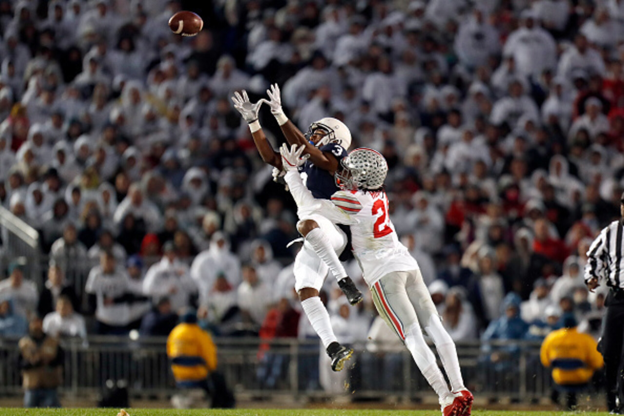 STATE COLLEGE, PA - OCTOBER 22:  Malik Hooker #24 of the Ohio State Buckeyes in action during the game against the Penn State Nittany Lions on October 22, 2016 at Beaver Stadium in State College, Pennsylvania.  (Photo by Justin K. Aller/Getty Images)