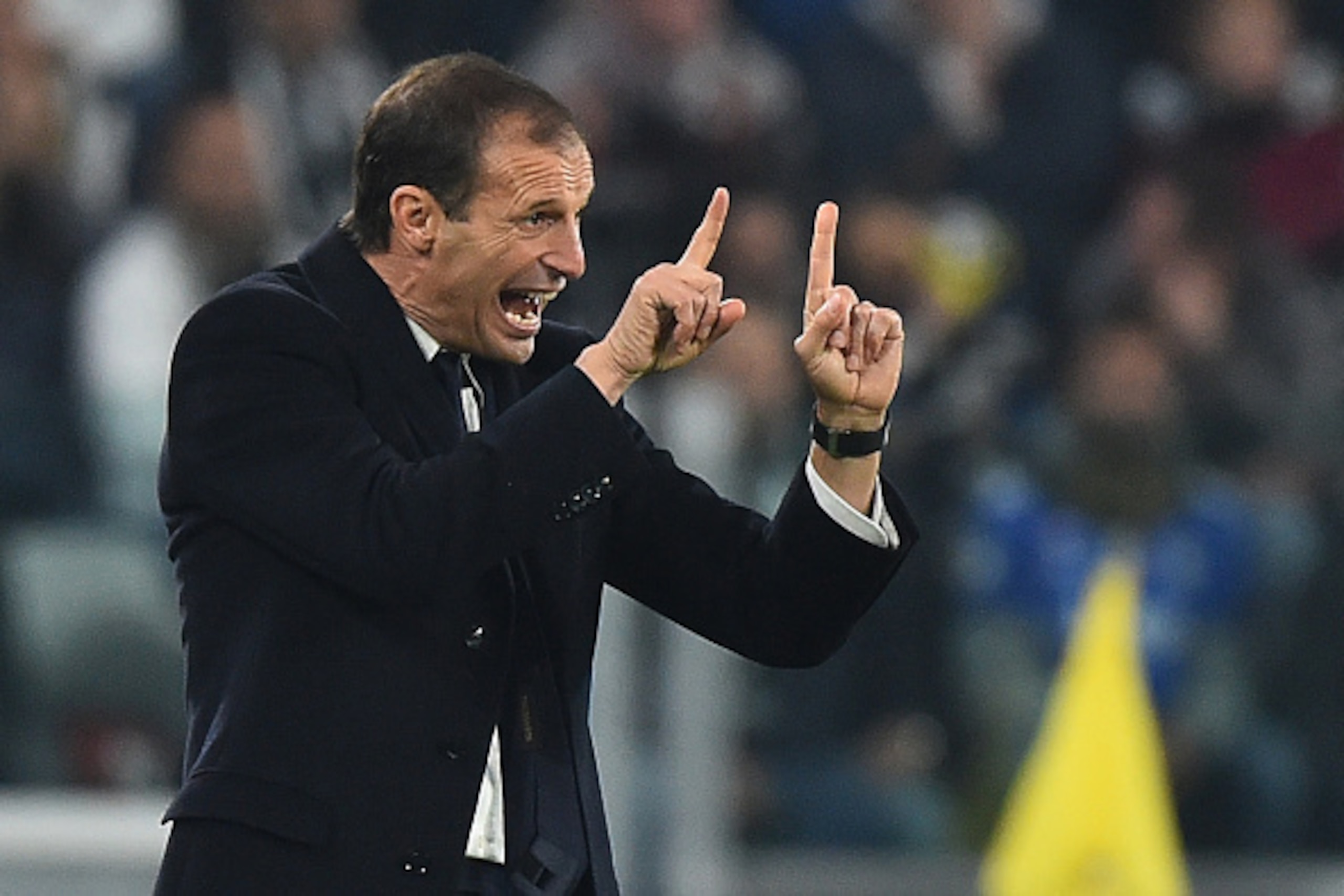 Juventus' coach from Italy Massimiliano Allegri reacts during the UEFA Champions League football match Juventus vs Olympique Lyonnais on November 2, 2016 at the Juventus stadium in Turin.  / AFP / GIUSEPPE CACACE        (Photo credit should read GIUSEPPE 