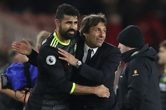 MIDDLESBROUGH, ENGLAND - NOVEMBER 20: Diego Costa of Chelsea celebrates with Chelsea manager Antonio Conte during the Premier League match between Middlesbrough and Chelsea at Riverside Stadium on November 20, 2016 in Middlesbrough, England. (Photo by Ian