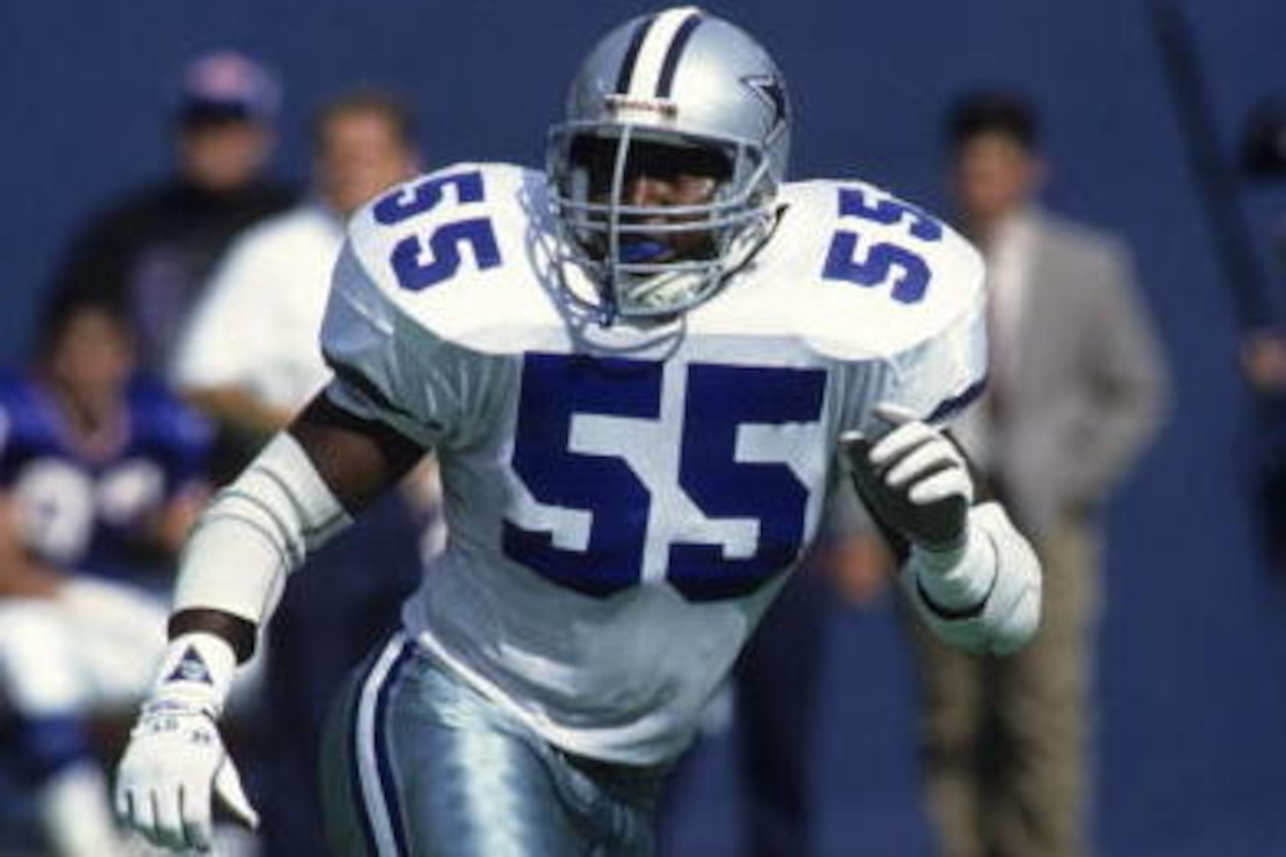 EAST RUTHERFORD, NJ - SEPTEMBER 13, 1992:  Linebacker Robert Jones #55 of the Dallas Cowboys drops back into pass coverage during a game on September 13, 1992 against the New York Giants at Giants Stadium in East Rutherford, New Jersey. (Photo by Tony Tom